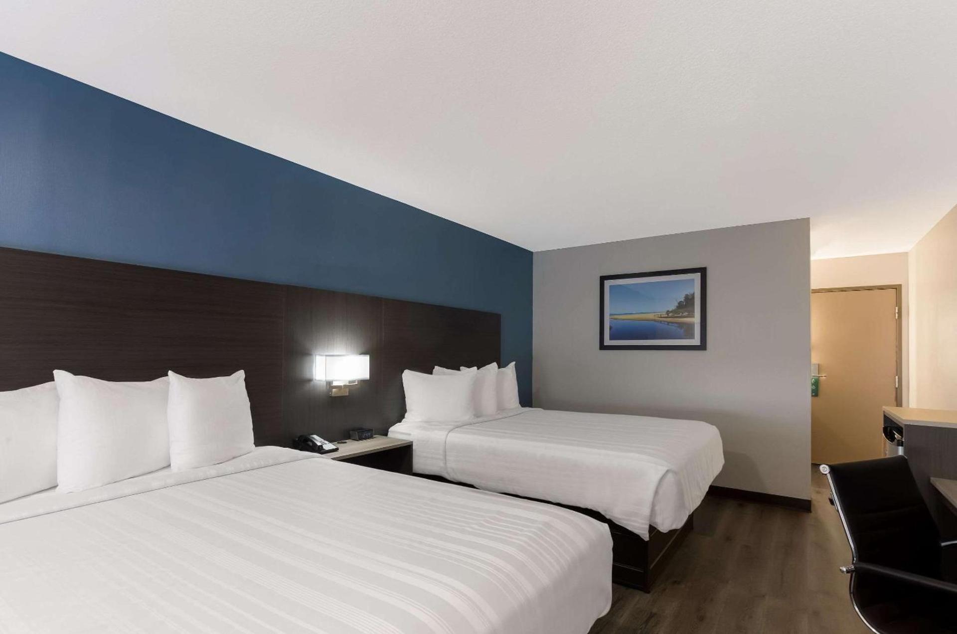 Quality Inn South Bend near Notre Dame photo 24