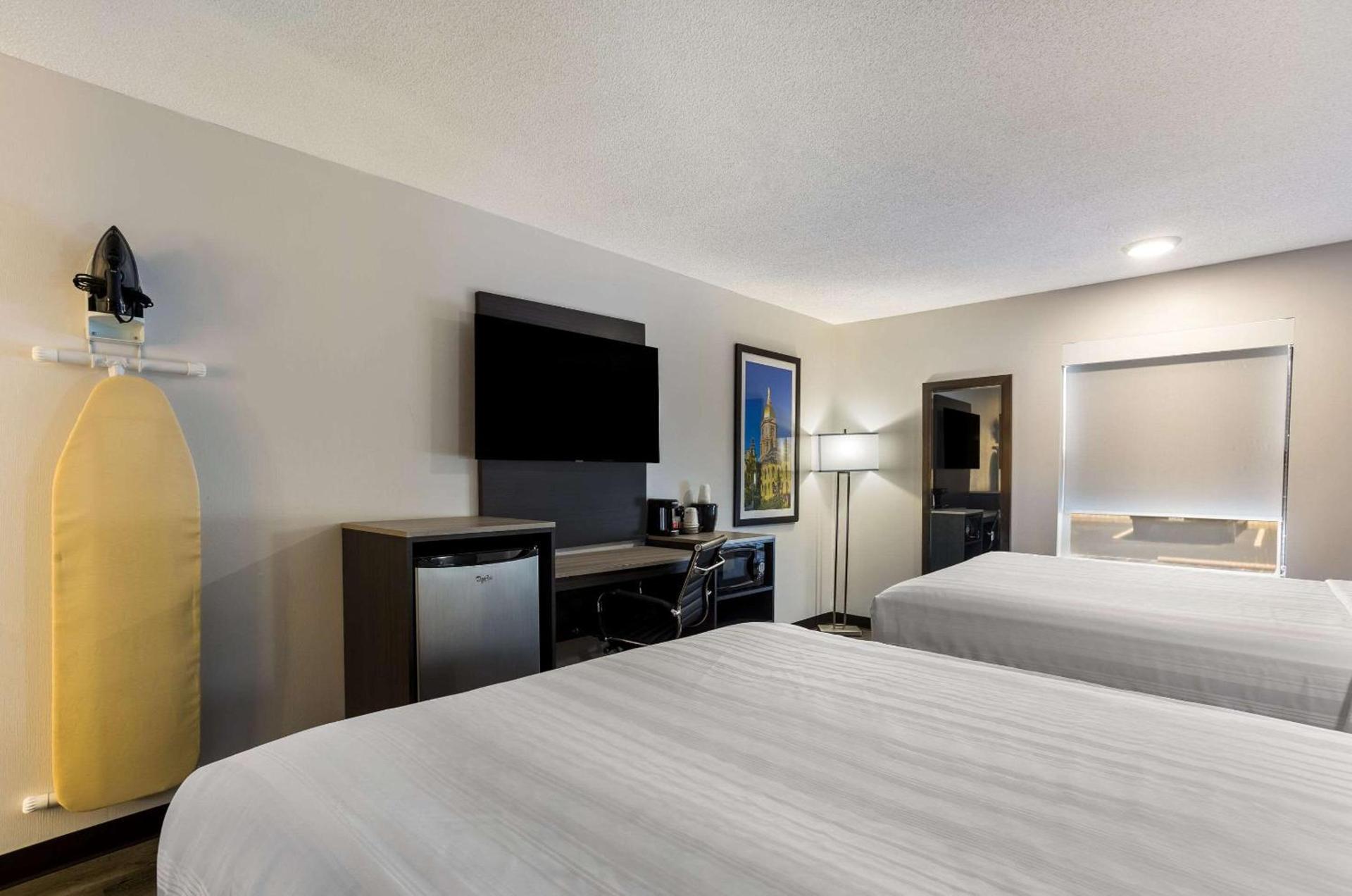 Quality Inn South Bend near Notre Dame photo 27