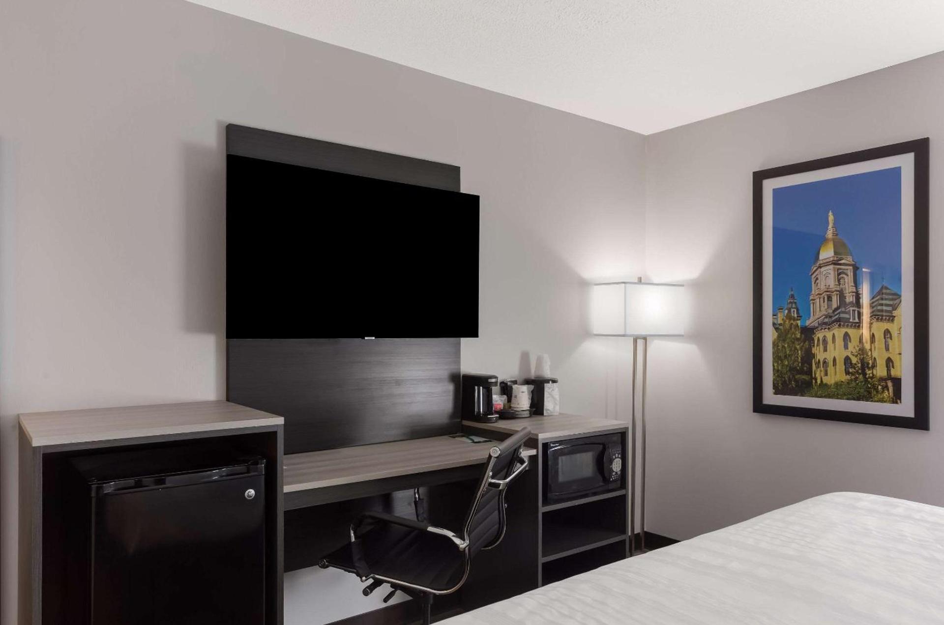 Quality Inn South Bend near Notre Dame photo 31