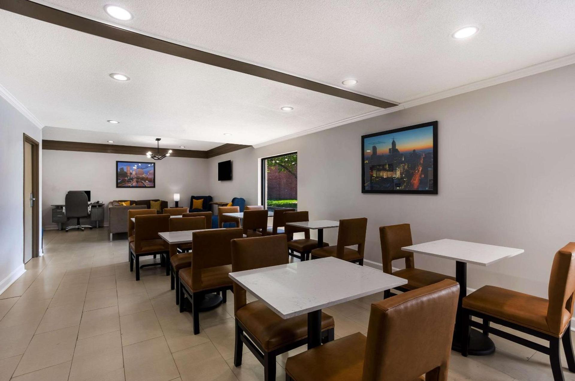 Quality Inn South Bend near Notre Dame photo 38