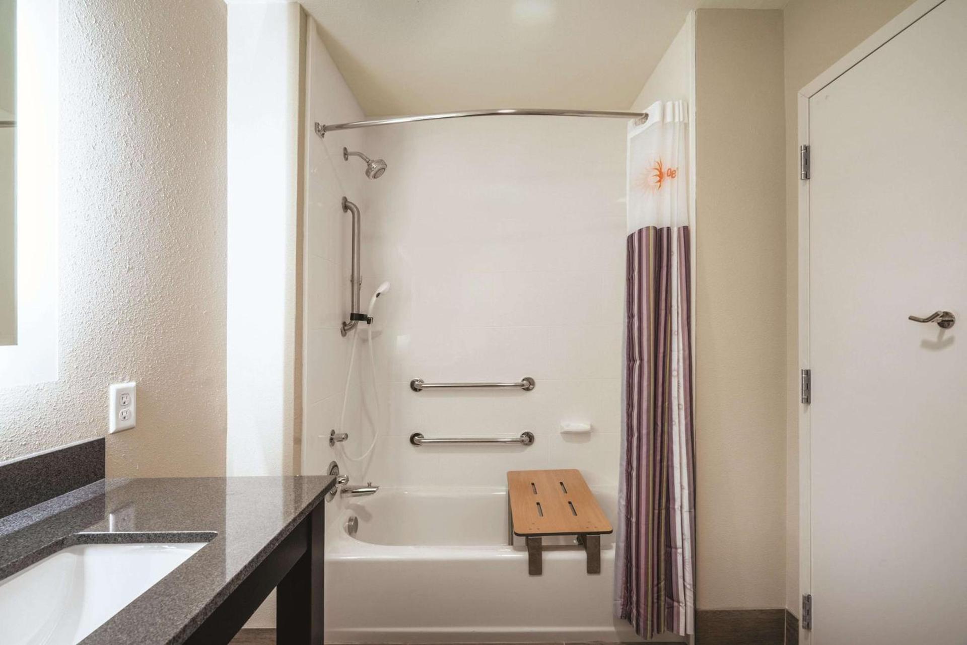 La Quinta by Wyndham Memphis Downtown photo 16