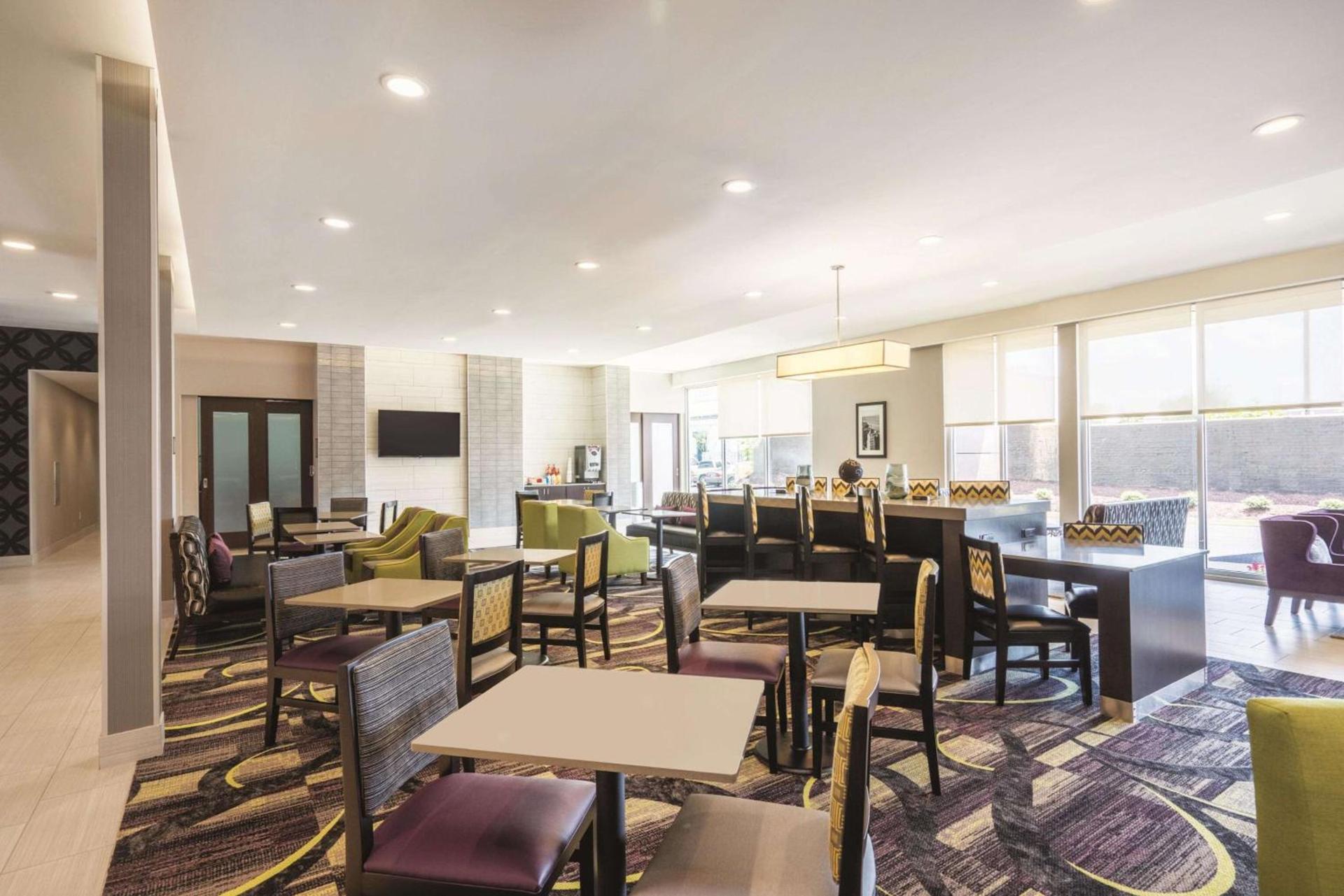 La Quinta by Wyndham Memphis Downtown photo 30