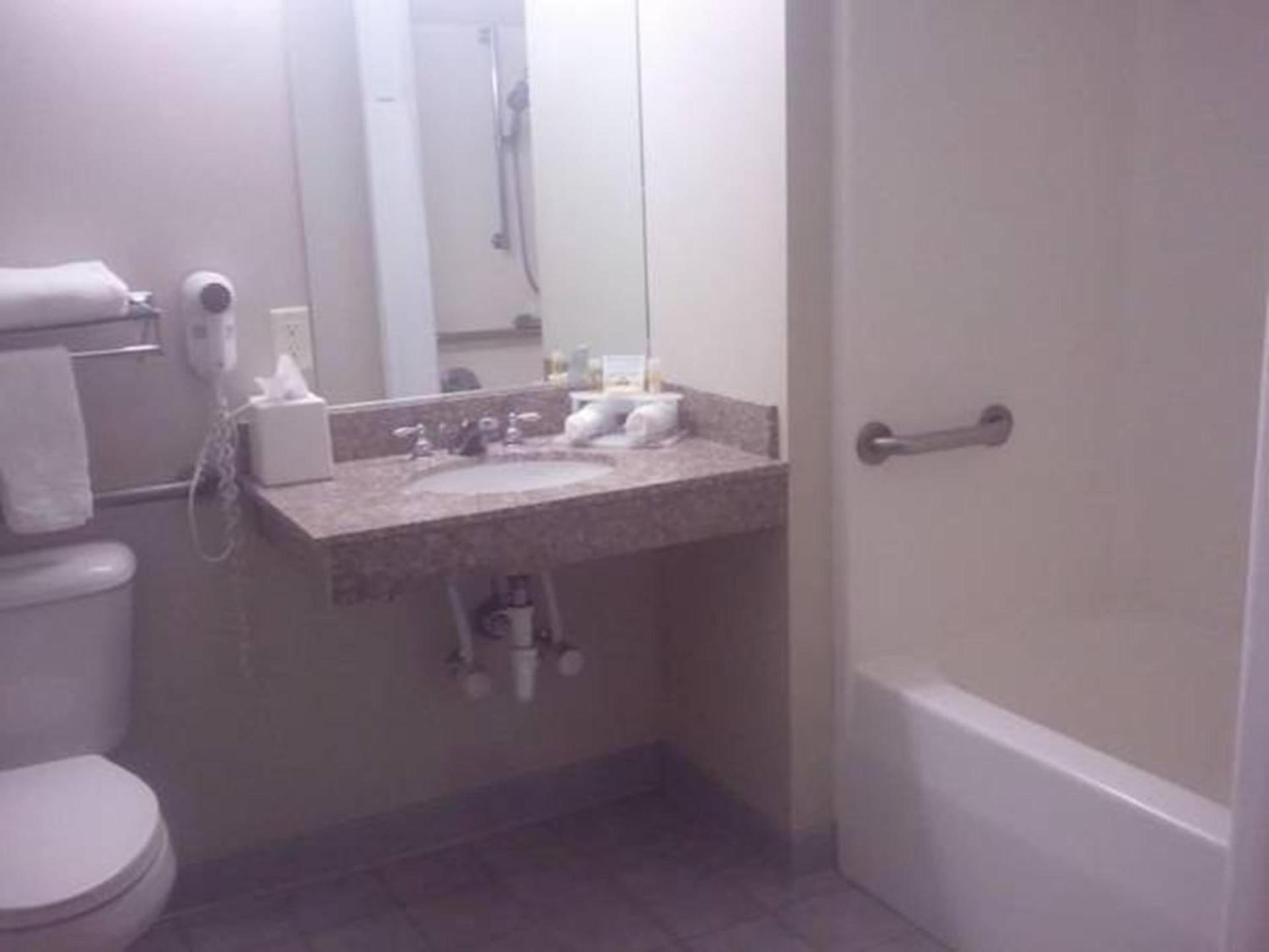 Quality Inn & Suites Schoharie near Howe Caverns photo 78