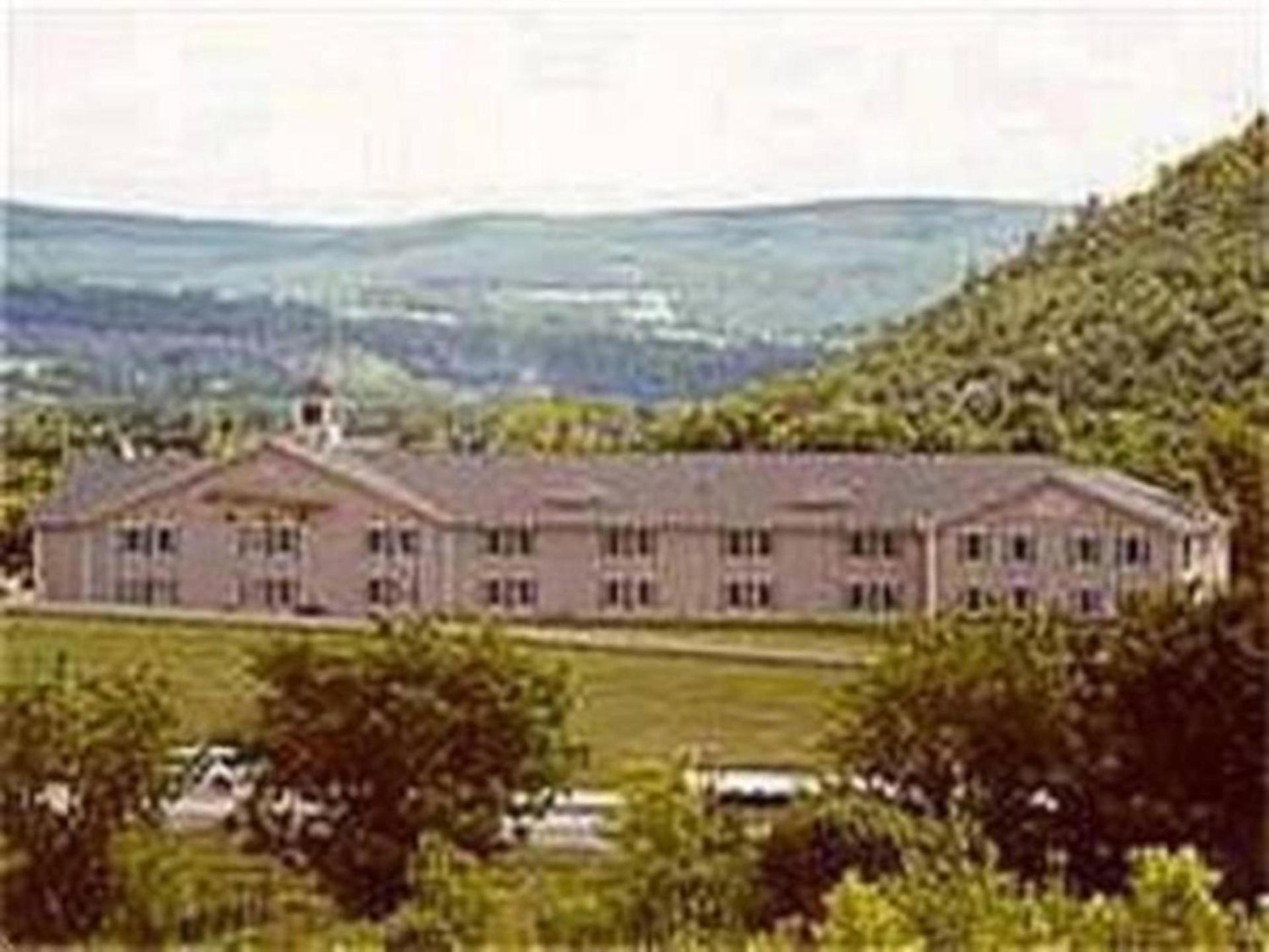Quality Inn & Suites Schoharie near Howe Caverns photo 41