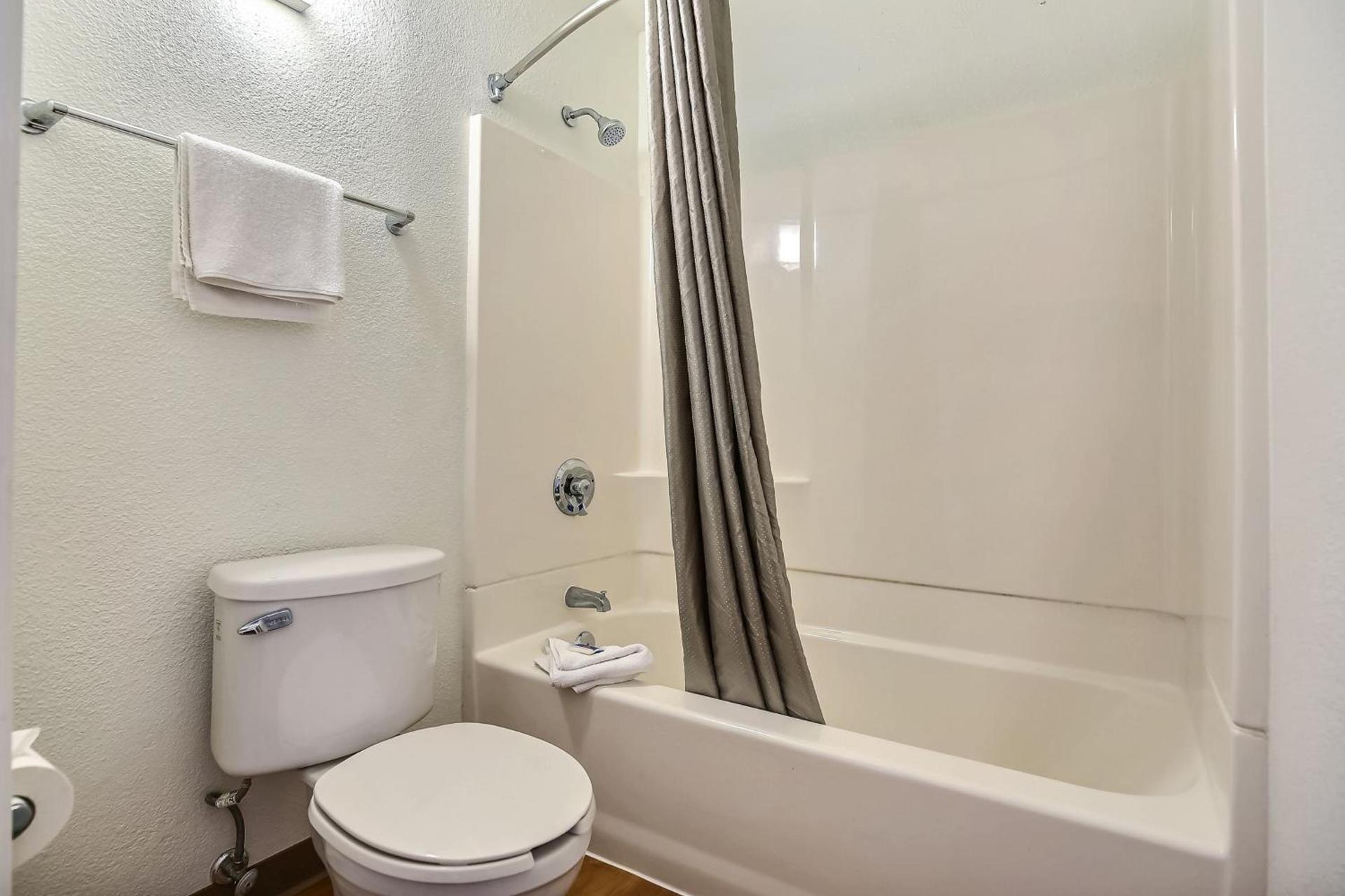 Motel 6-Oakland, CA - Embarcadero photo 26