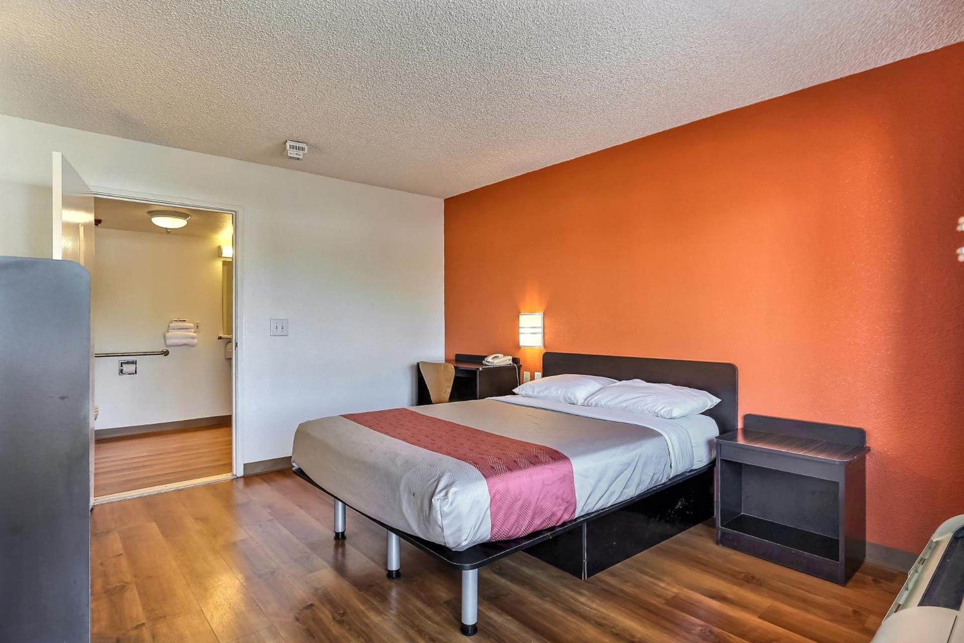 Motel 6-Oakland, CA - Embarcadero photo 6