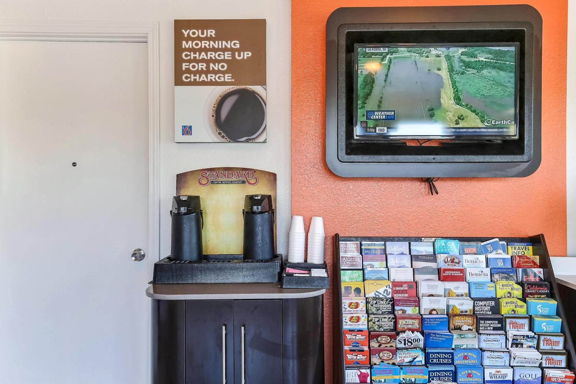 Motel 6-Oakland, CA - Embarcadero photo 10