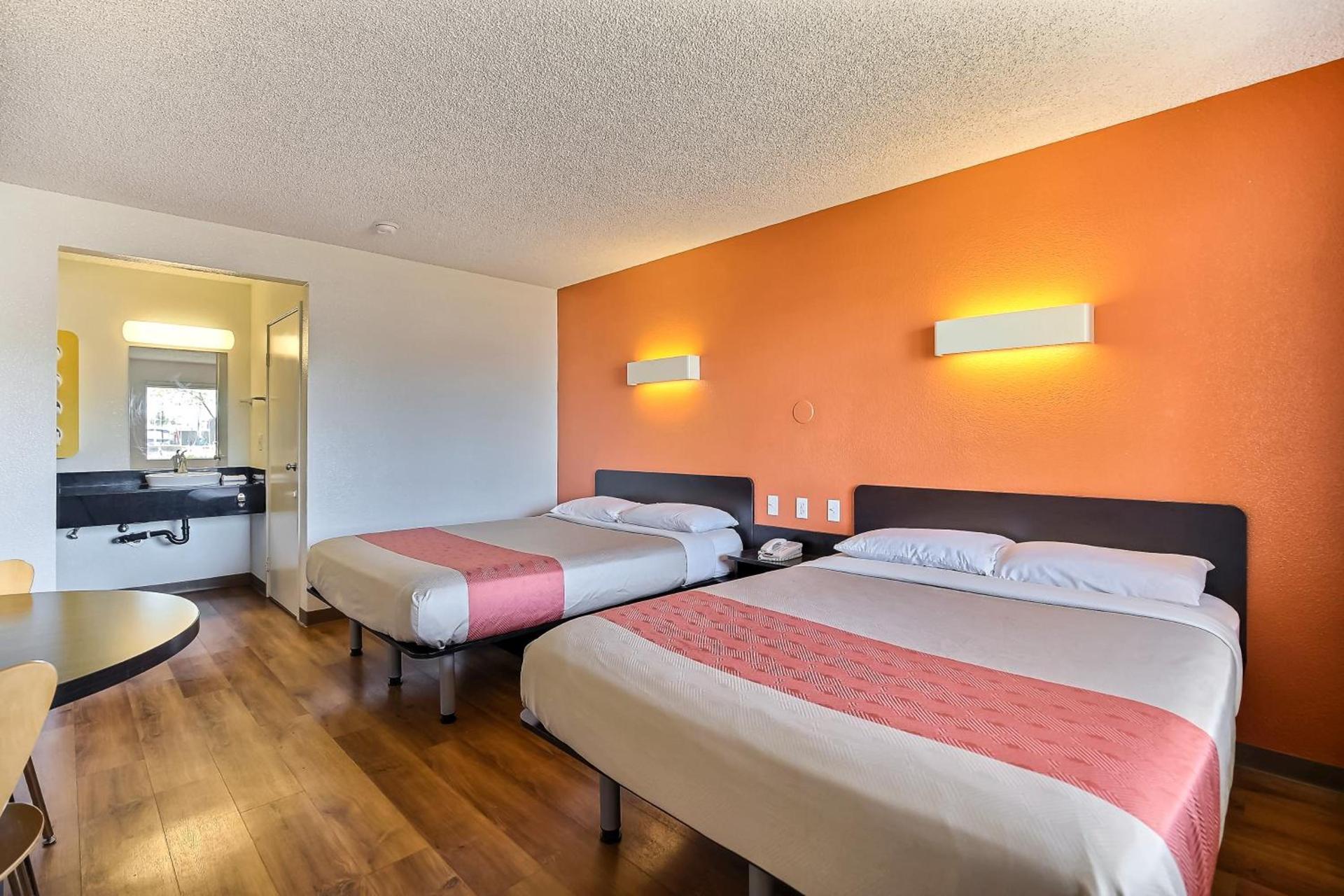 Motel 6-Oakland, CA - Embarcadero photo 12