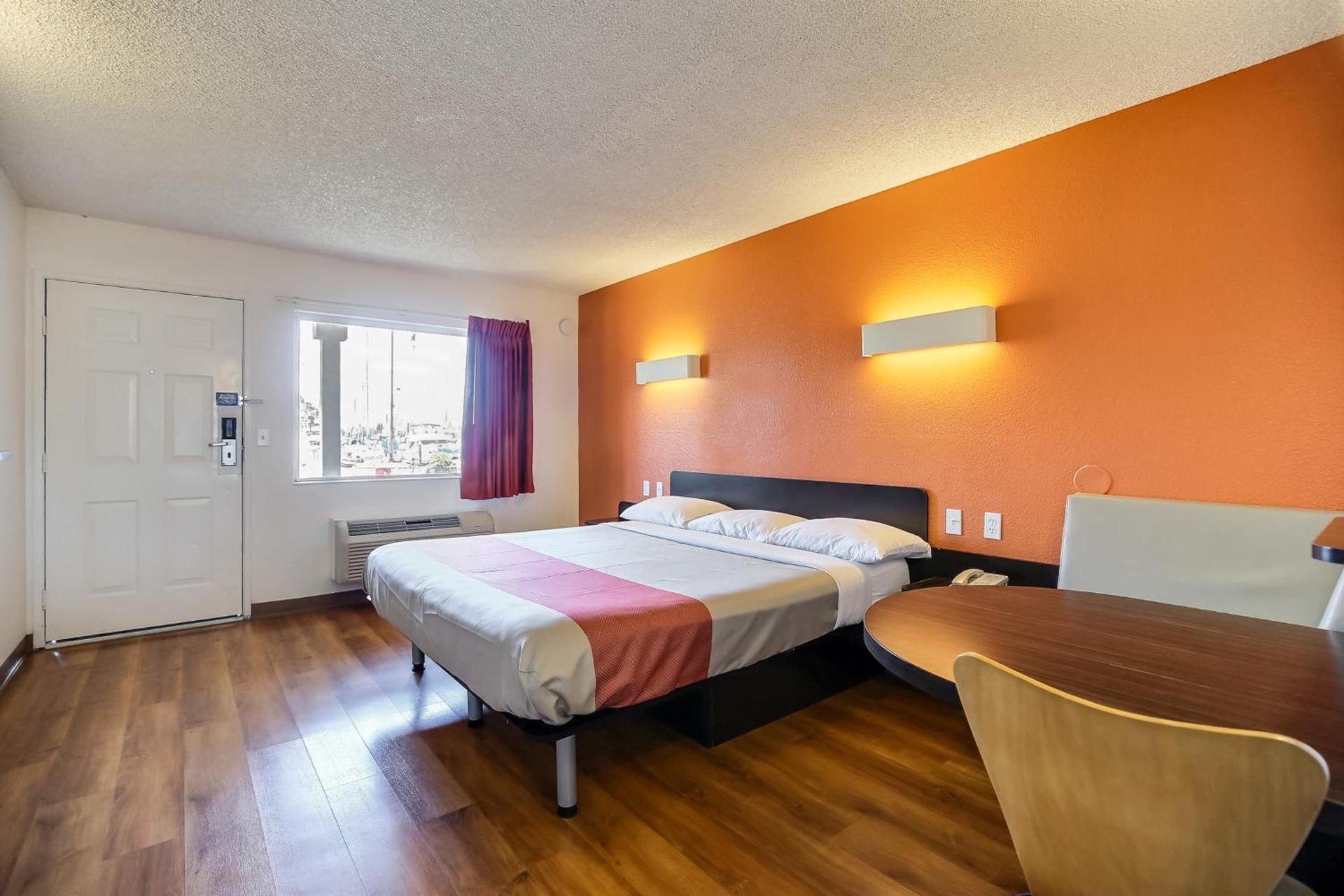 Motel 6-Oakland, CA - Embarcadero photo 19