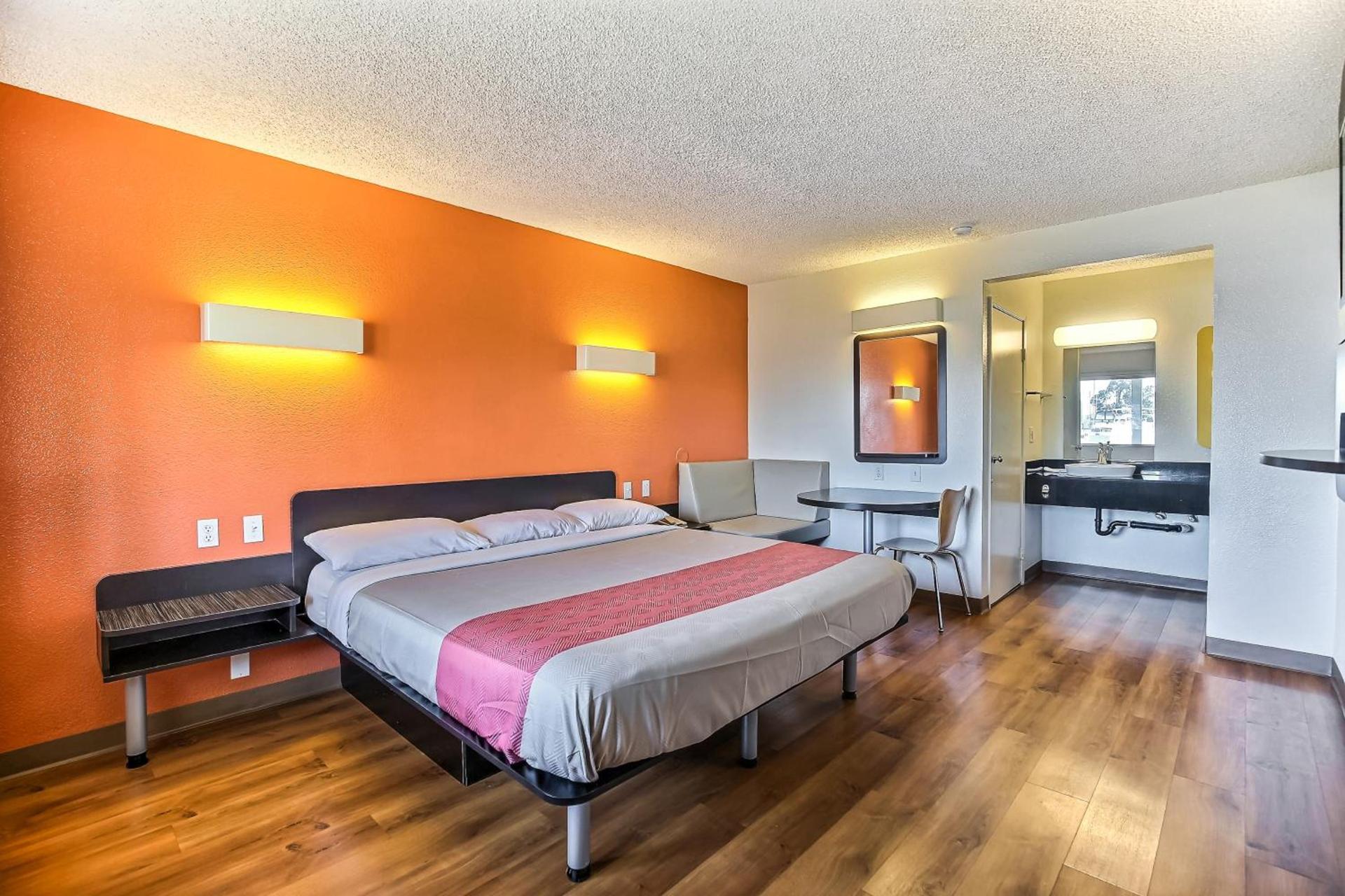 Motel 6-Oakland, CA - Embarcadero photo 21