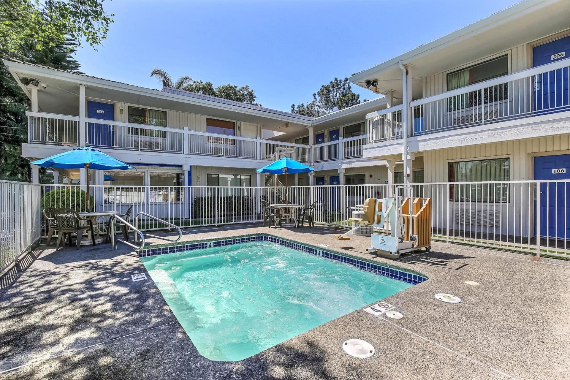 Motel 6-Oakland, CA - Embarcadero photo 9