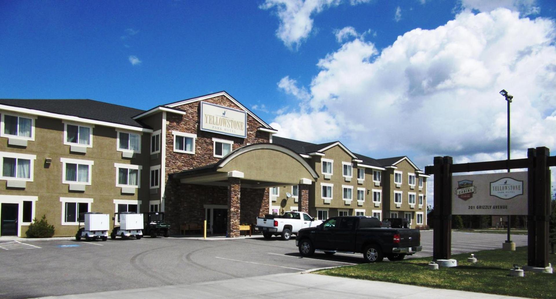 Yellowstone Park Hotel — hotel in West Yellowstone