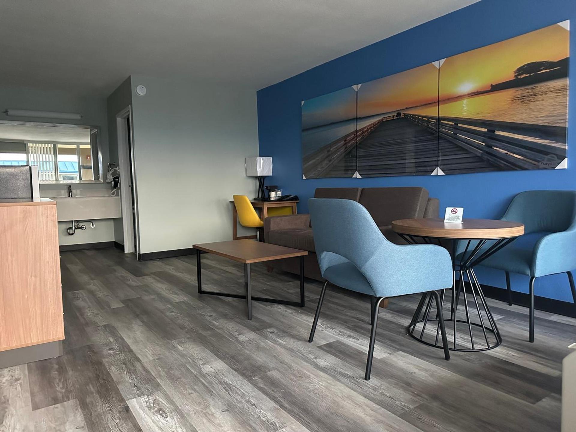 Days Inn & Suites by Wyndham Jennings photo 33
