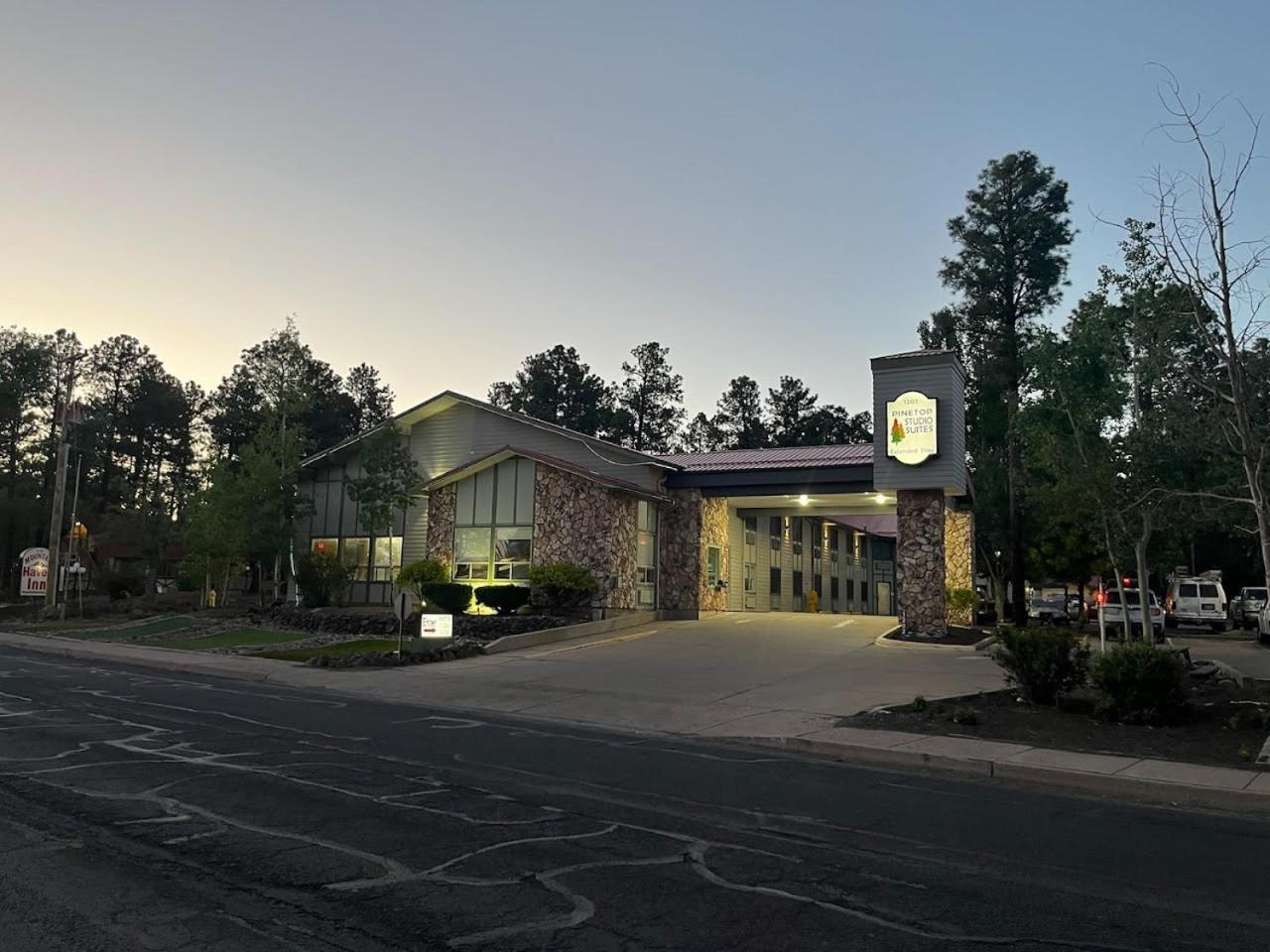 Pinetop Studio Suites photo 2