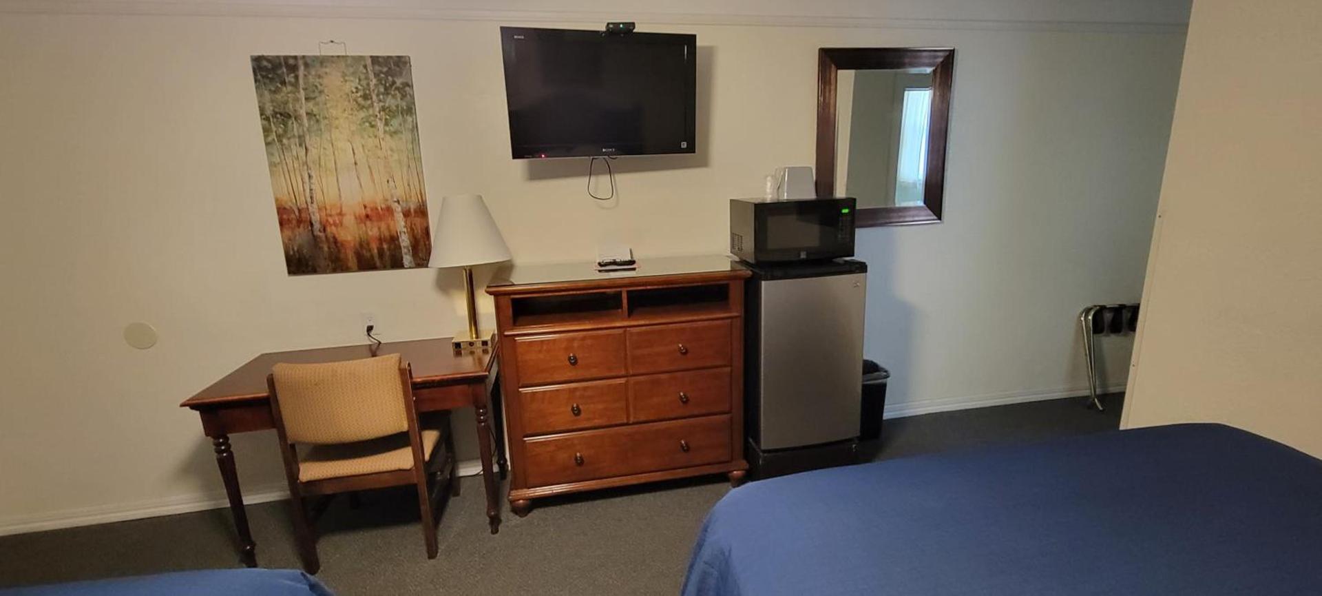 Husker Inn photo 14