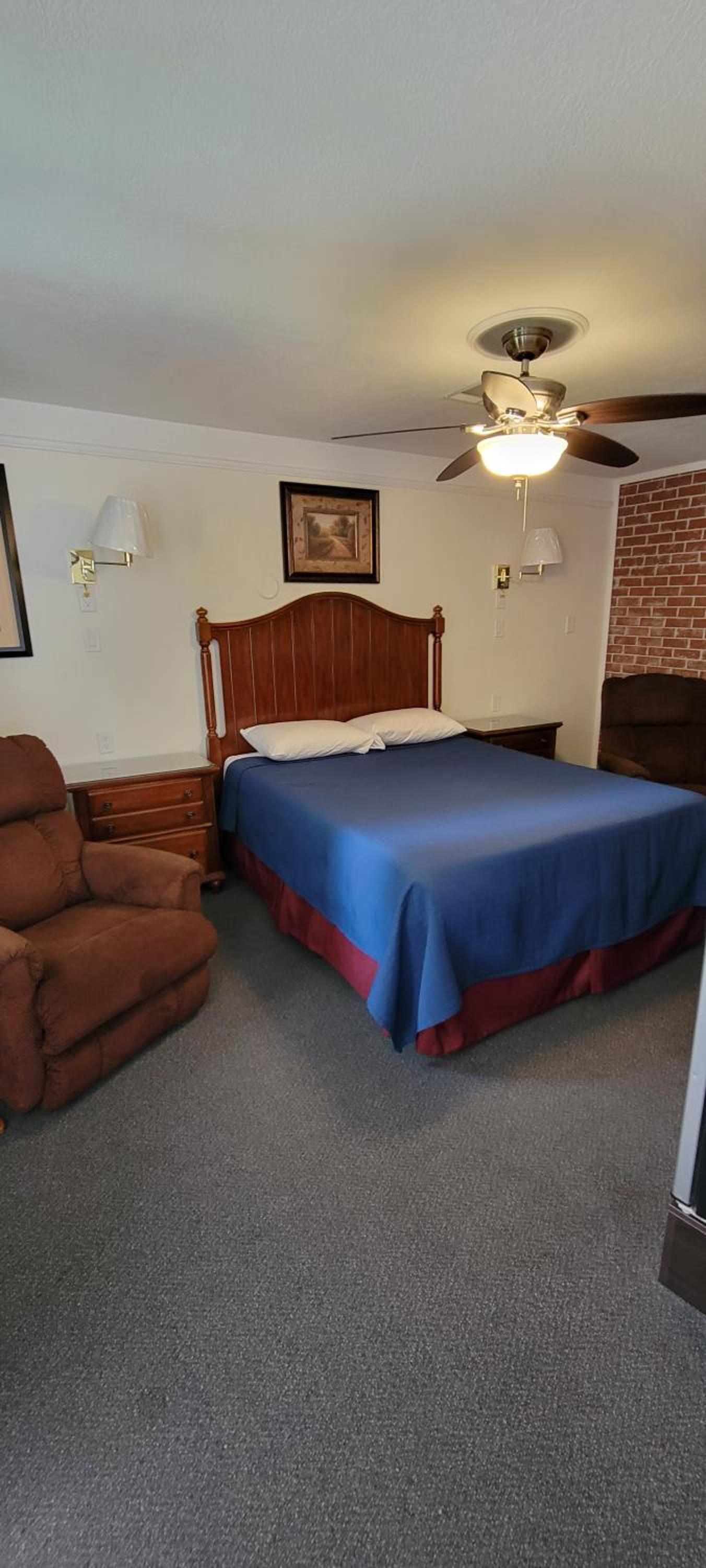 Husker Inn photo 15