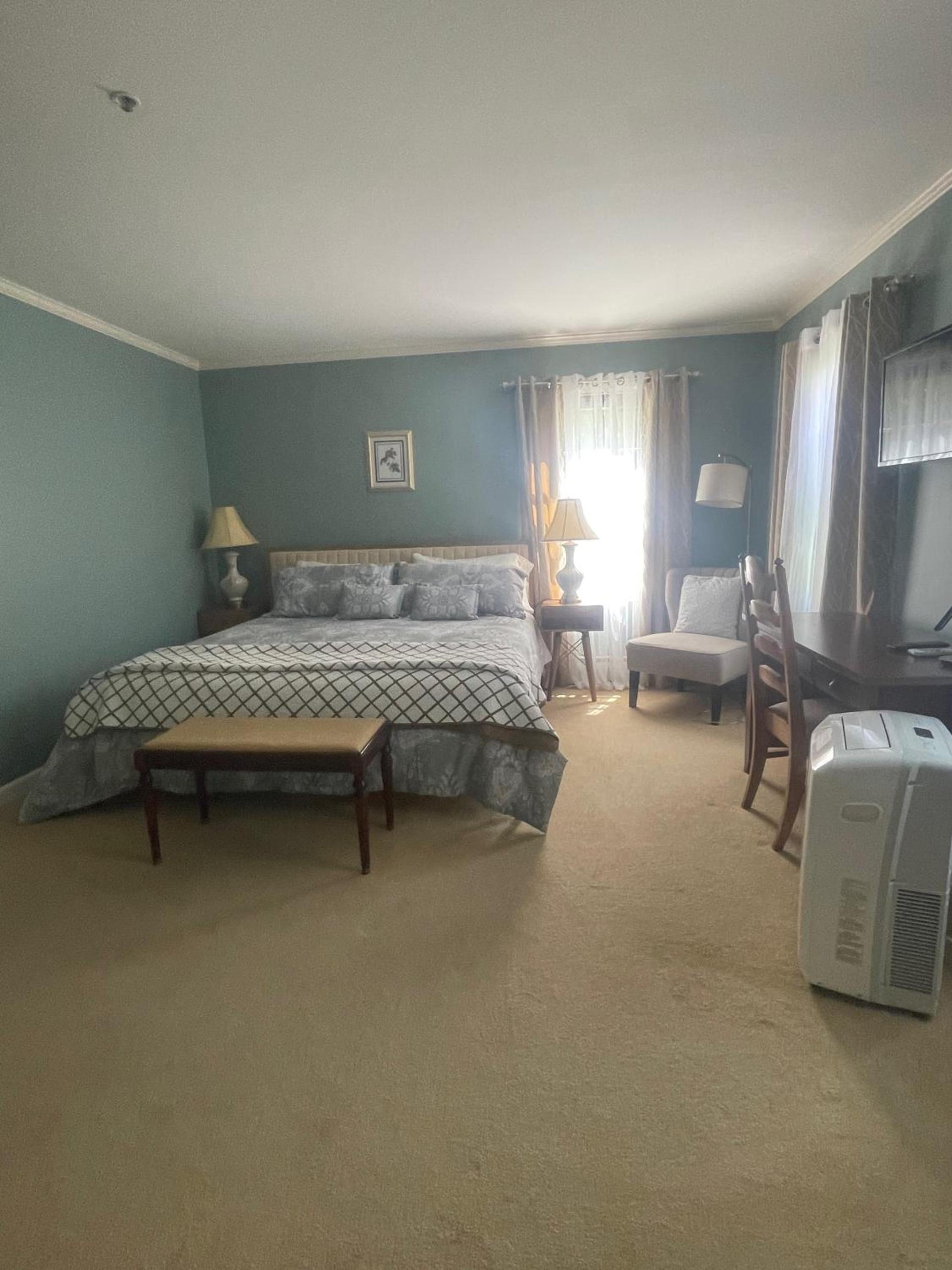 Williston Village Inn photo 15