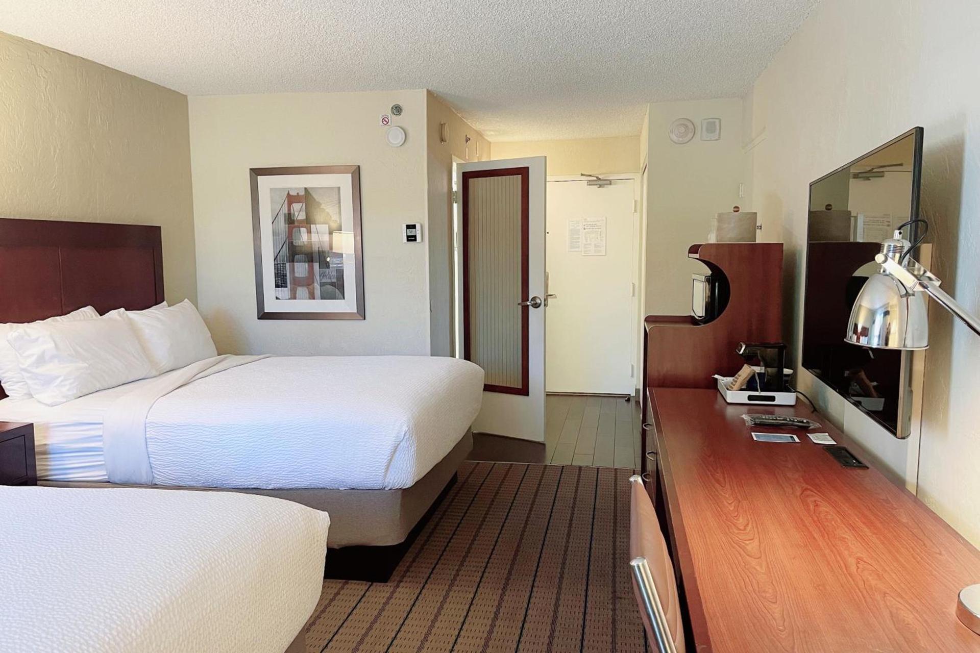 Marin Hilltop Hotel photo 15