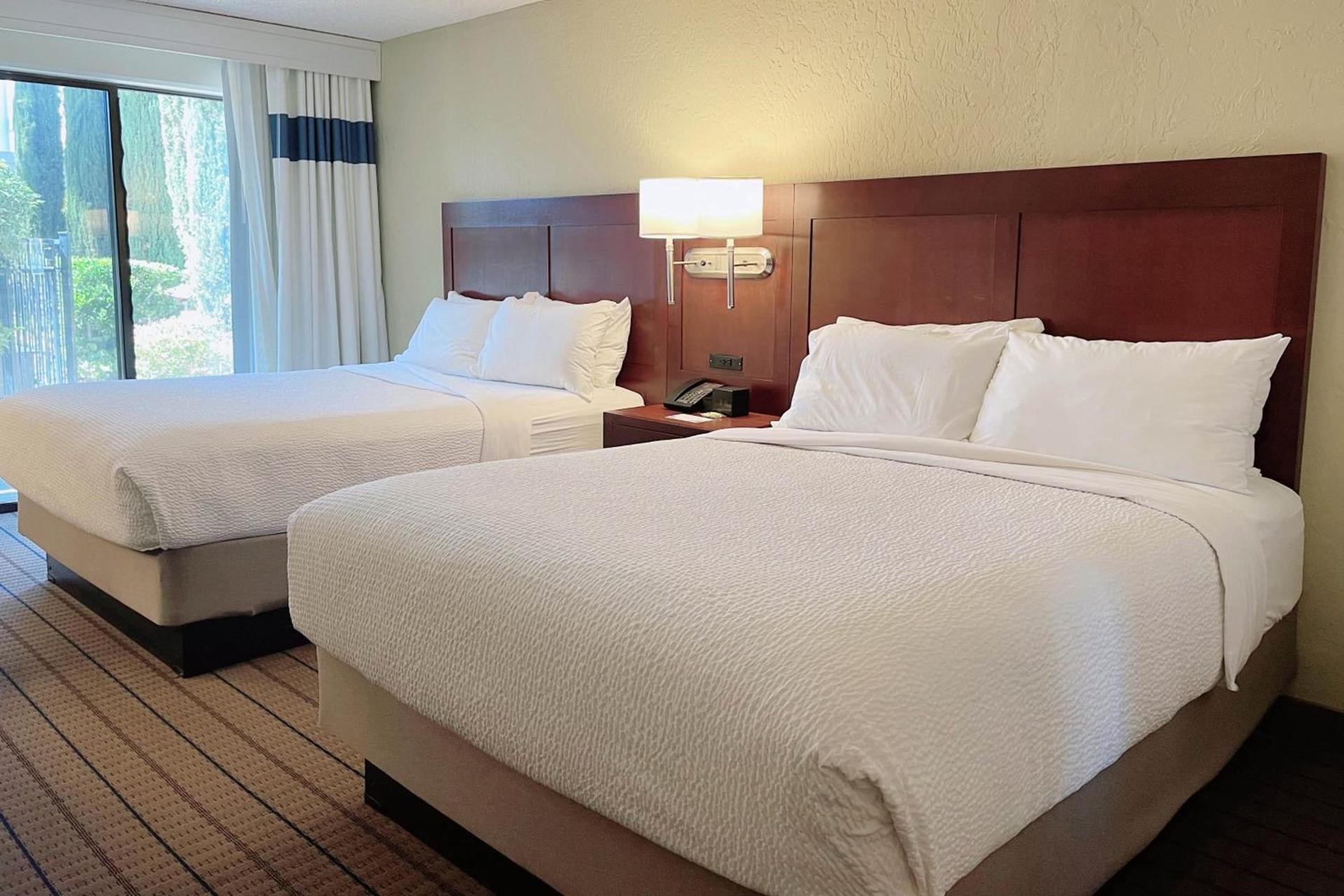 Marin Hilltop Hotel photo 16