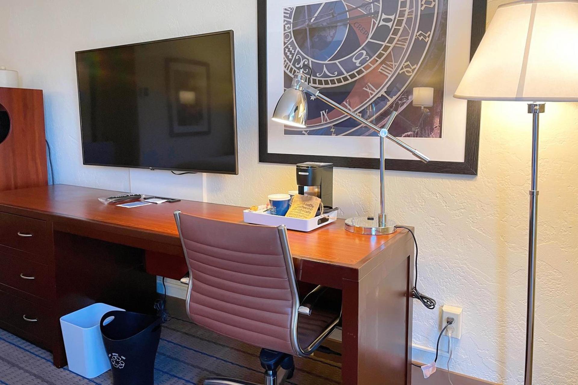 Marin Hilltop Hotel photo 26
