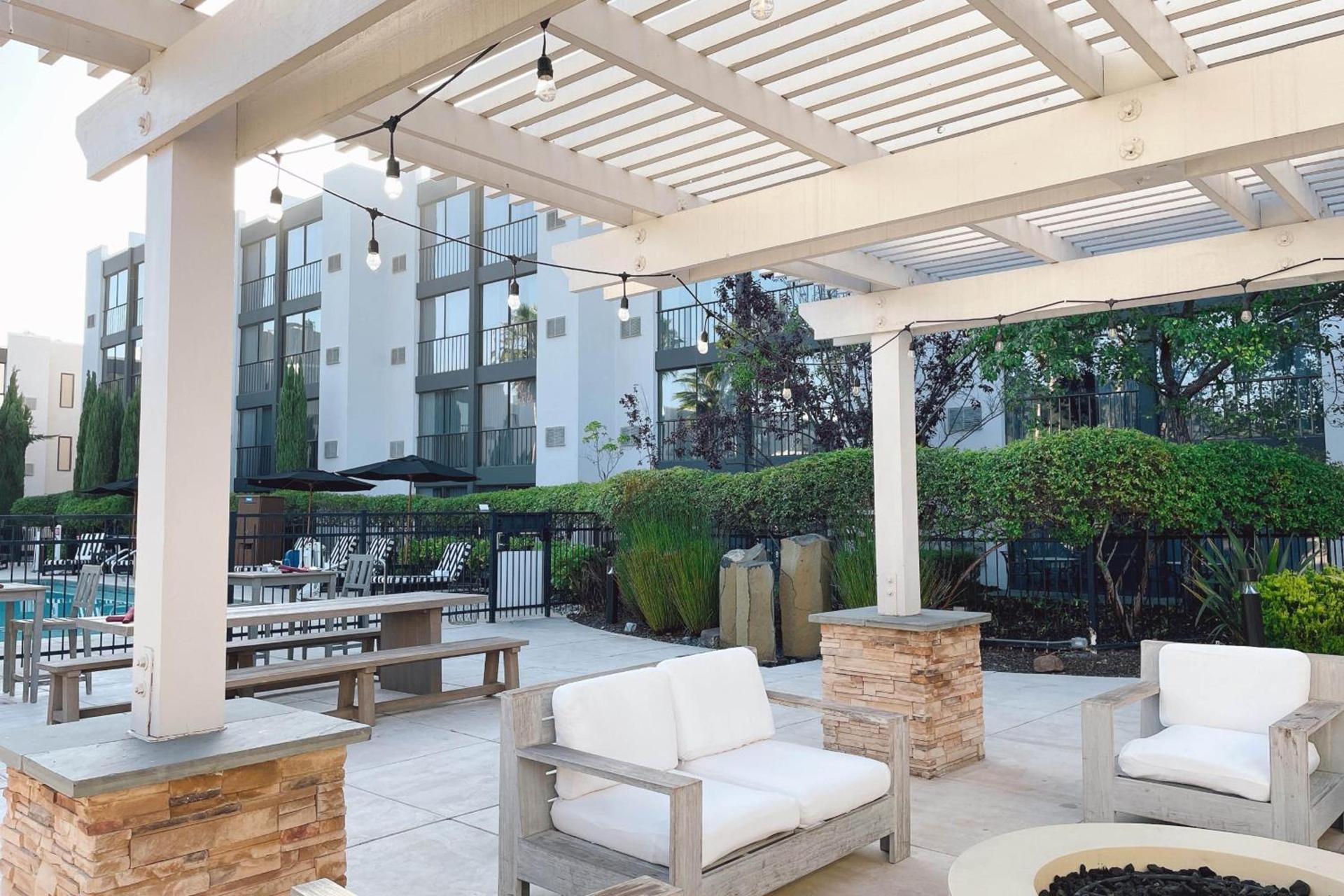Marin Hilltop Hotel photo 8
