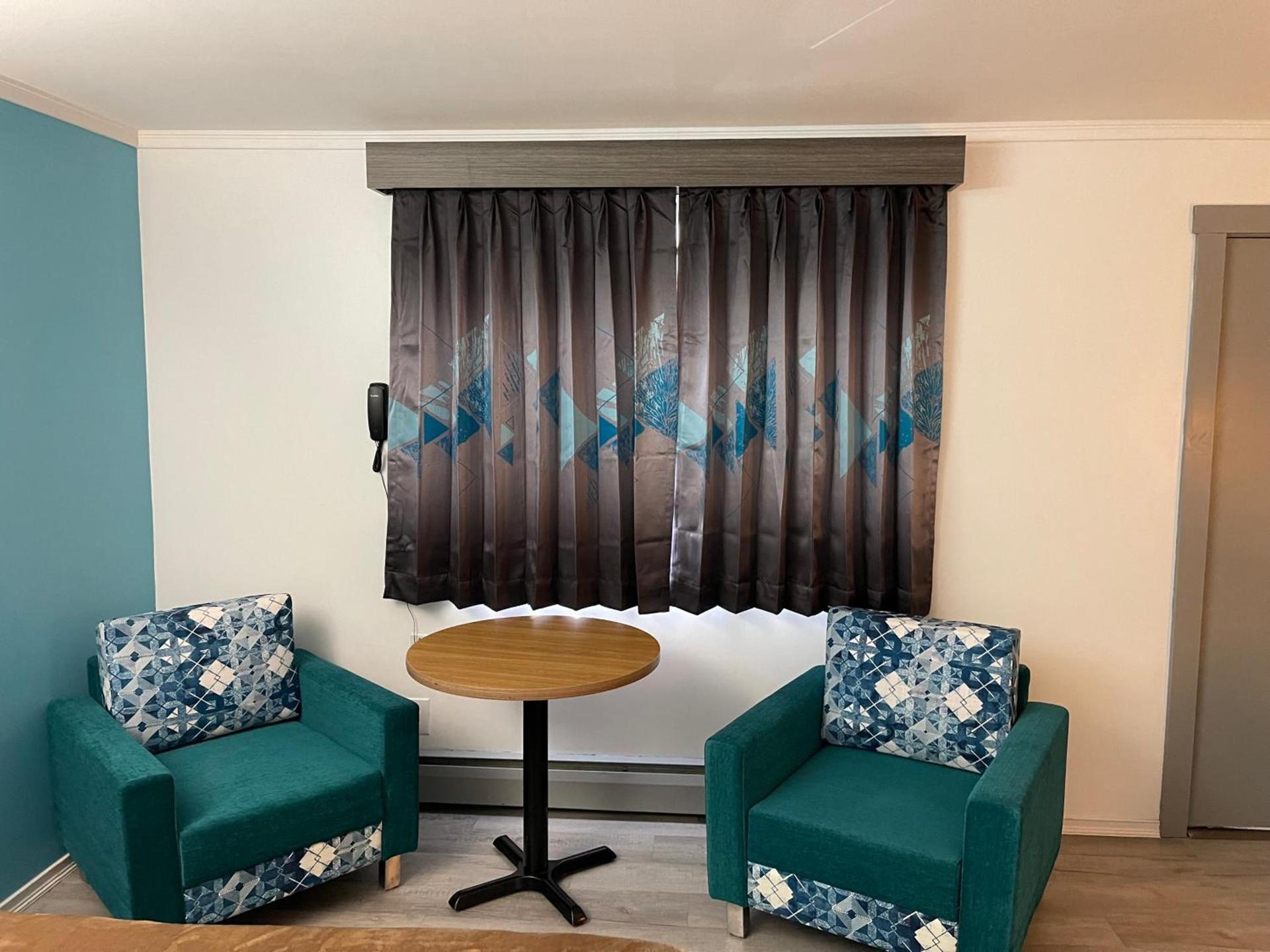 Belmont Motel photo 4