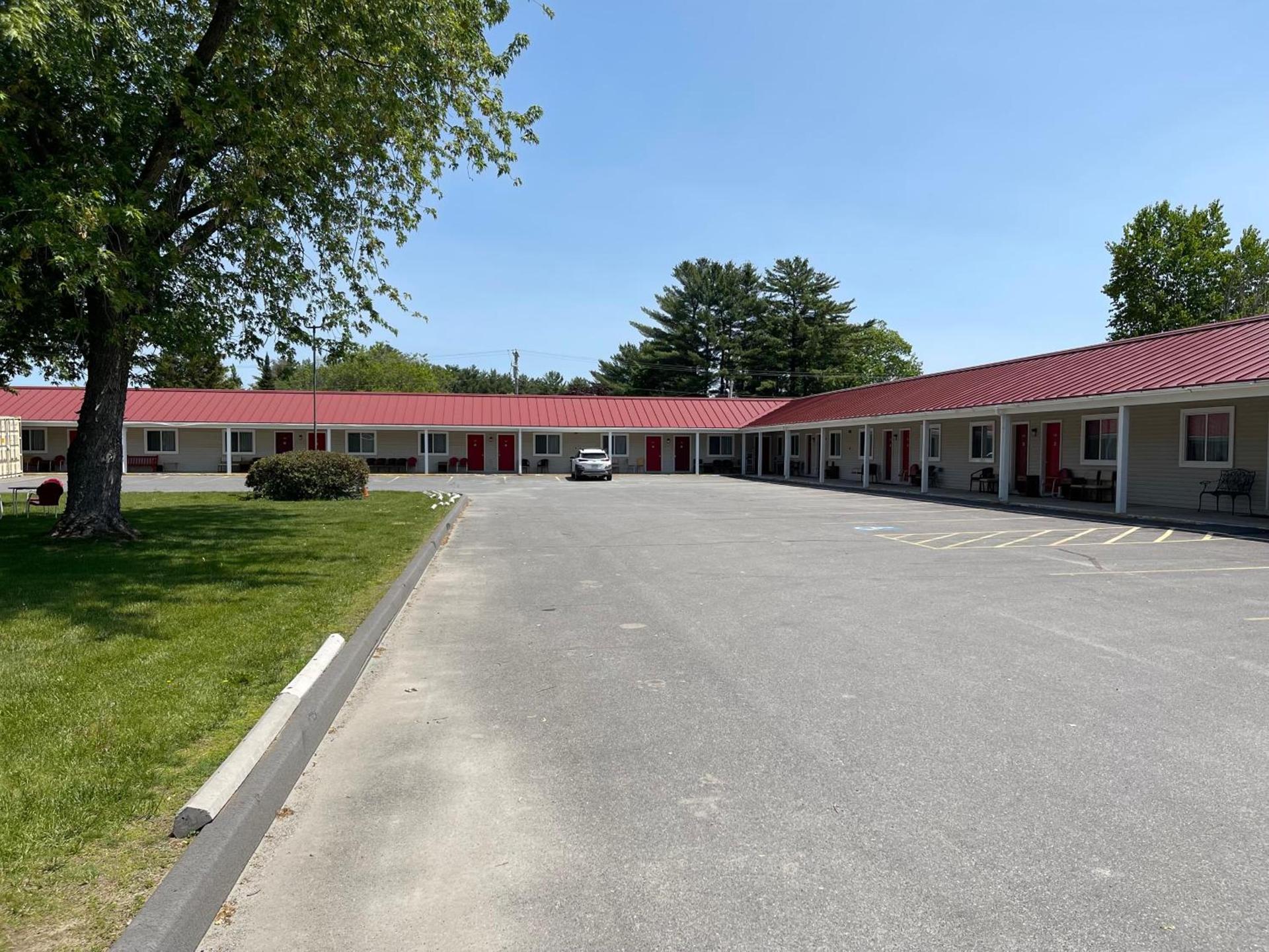 Belmont Motel photo 9