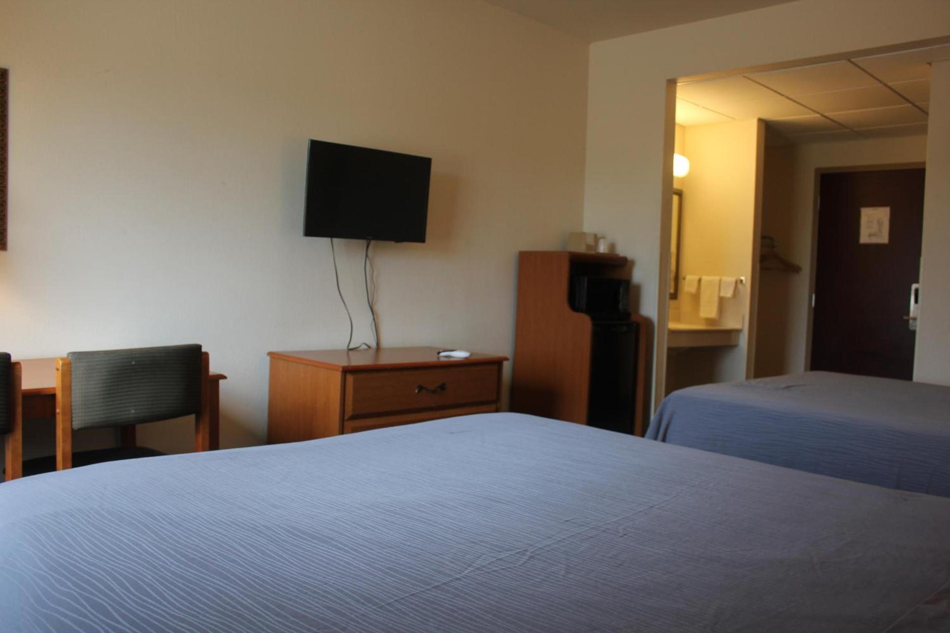 Heritage Inn and Suites photo 19