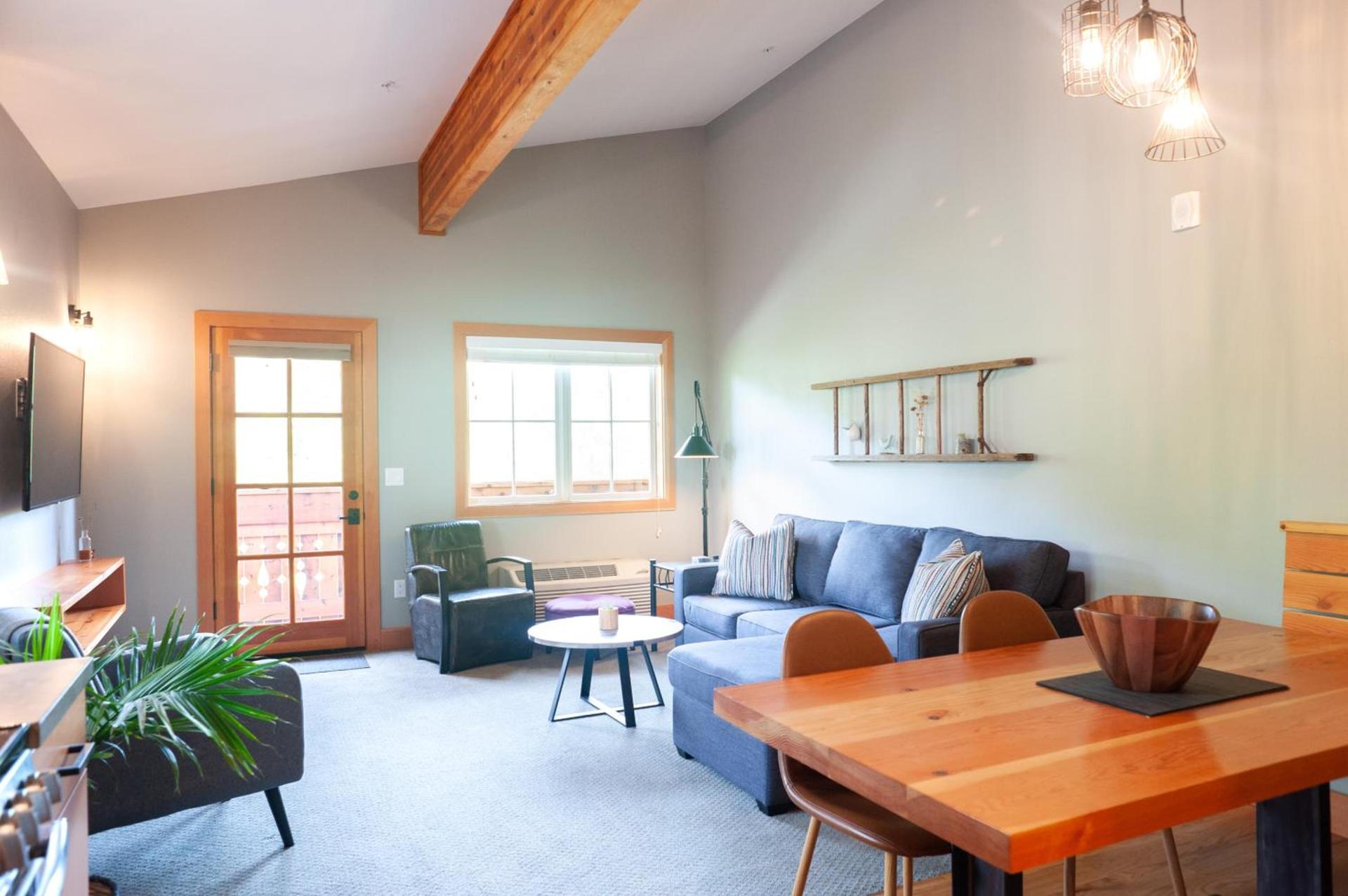 The Suites on Main photo 2