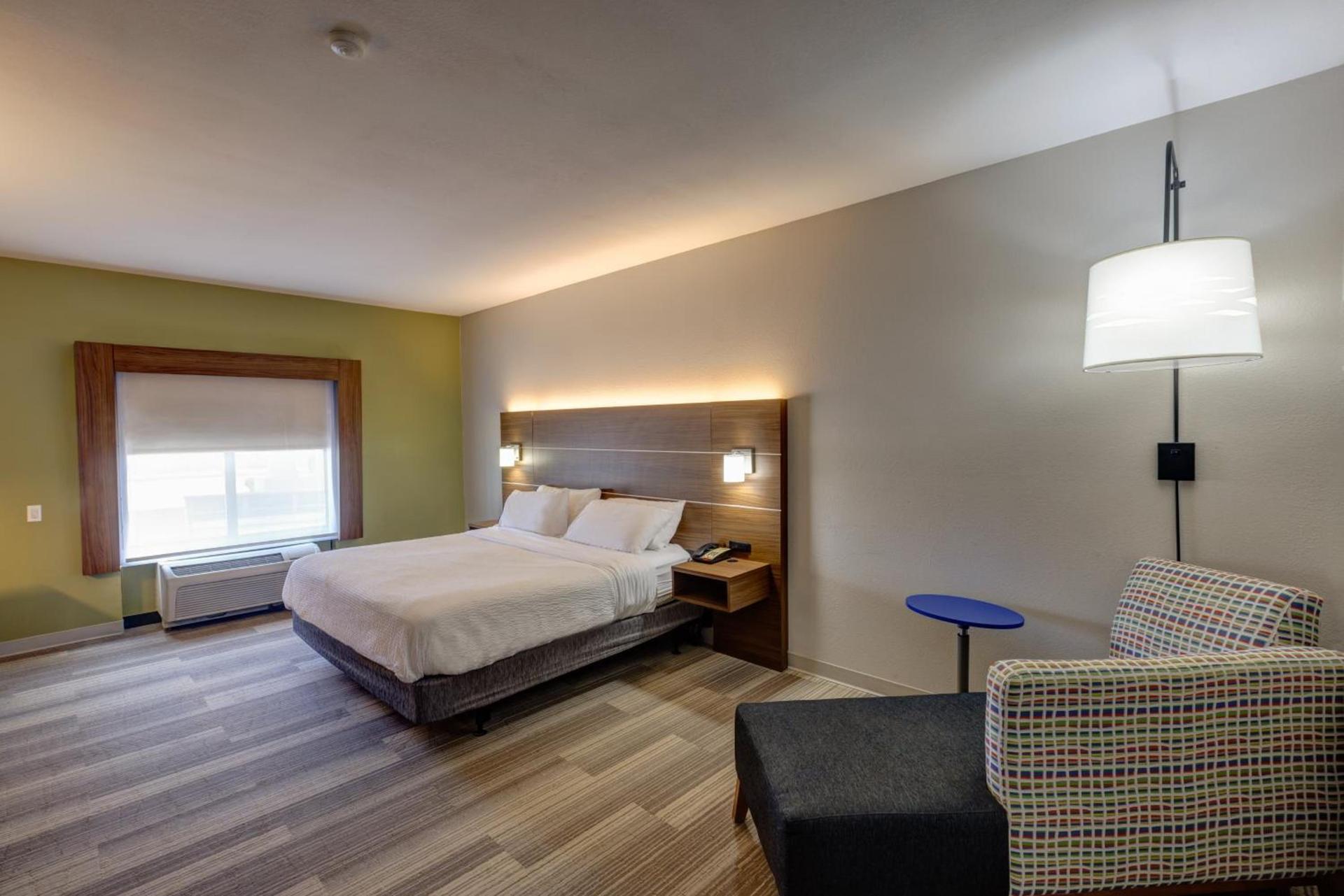 Holiday Inn Express & Suites Shelbyville Indianapolis by IHG photo 51