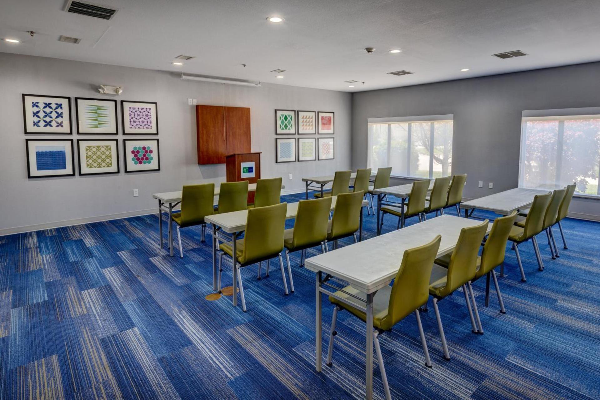Holiday Inn Express & Suites Shelbyville Indianapolis by IHG photo 59