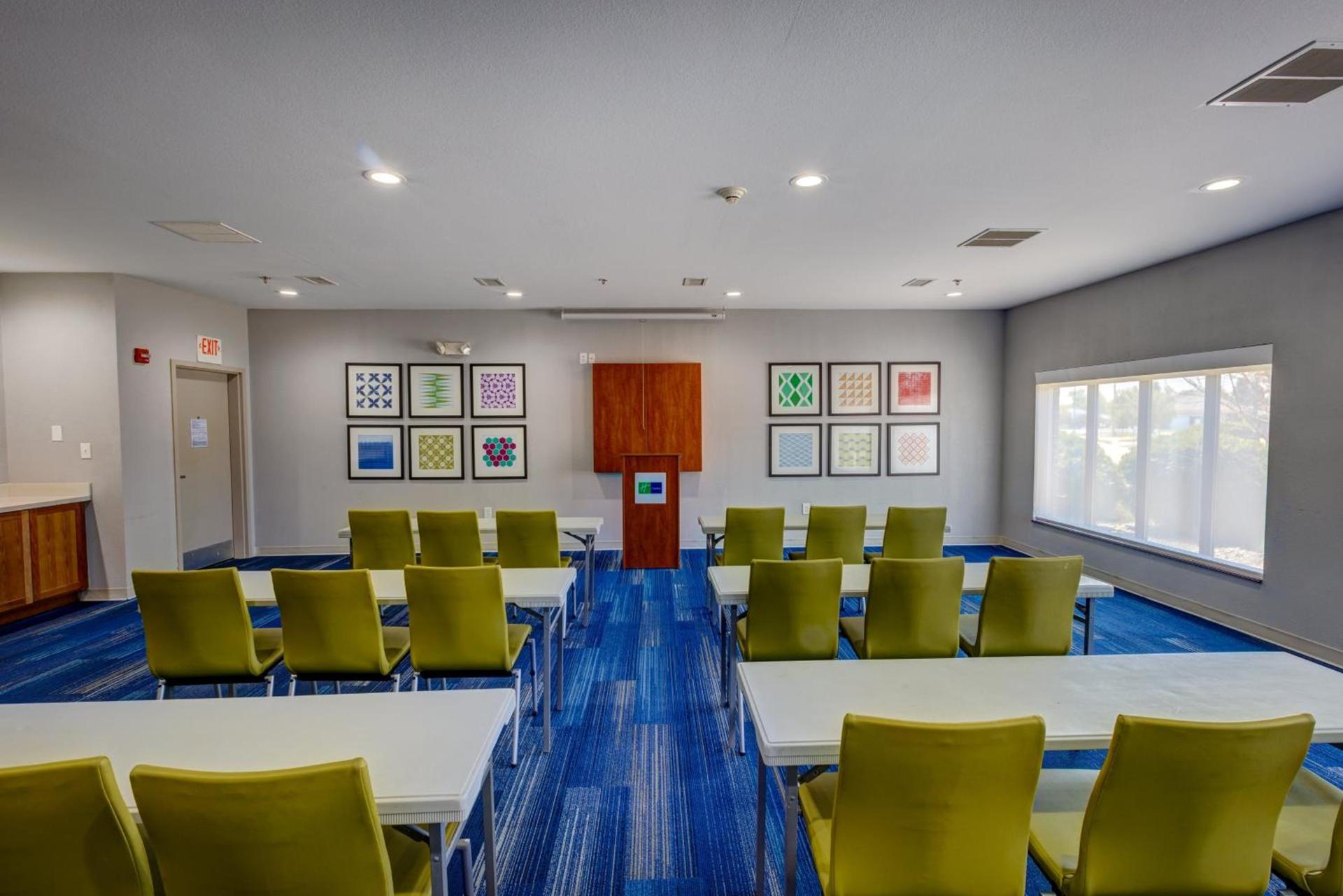 Holiday Inn Express & Suites Shelbyville Indianapolis by IHG photo 58