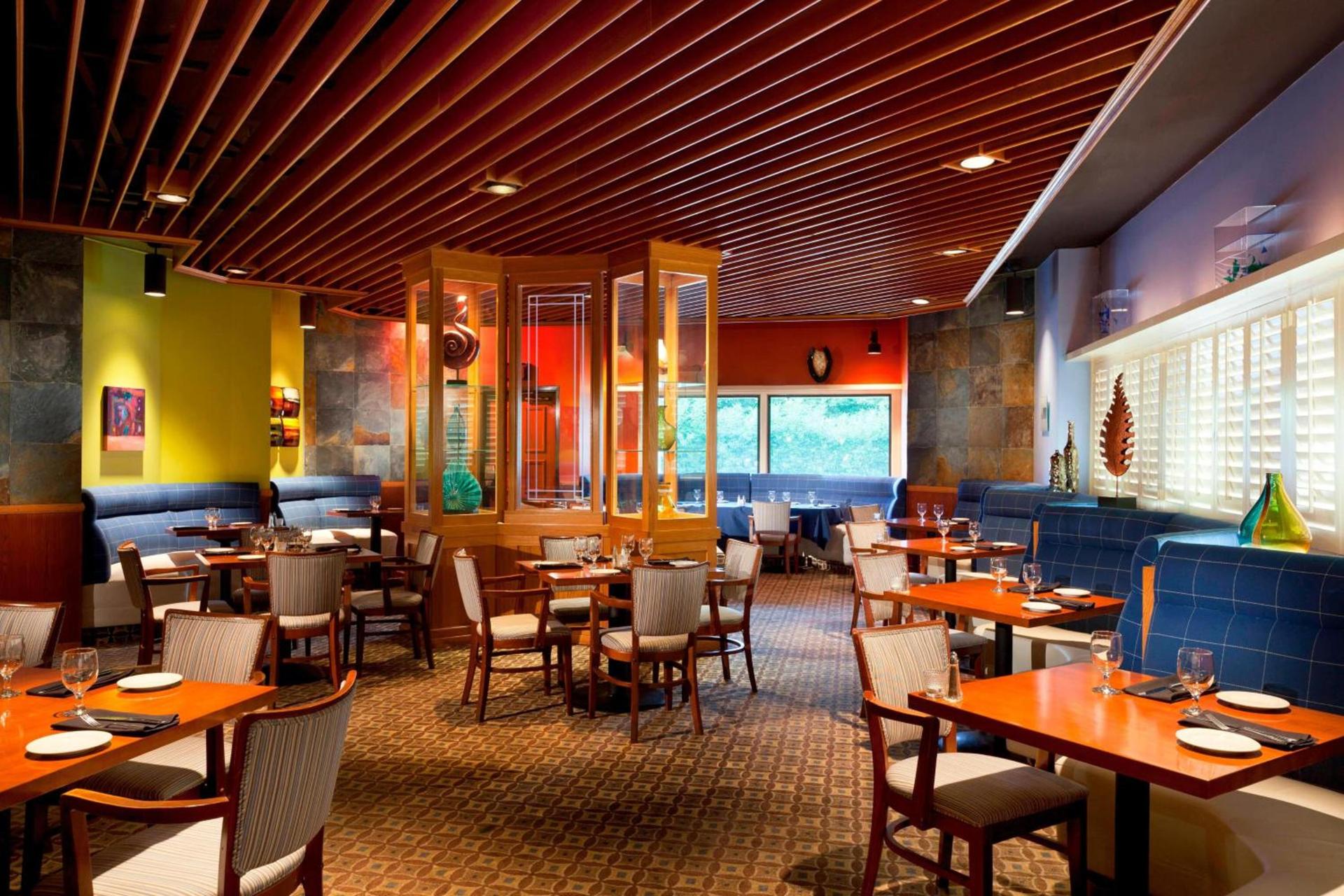 Four Points by Sheraton Bakersfield photo 10