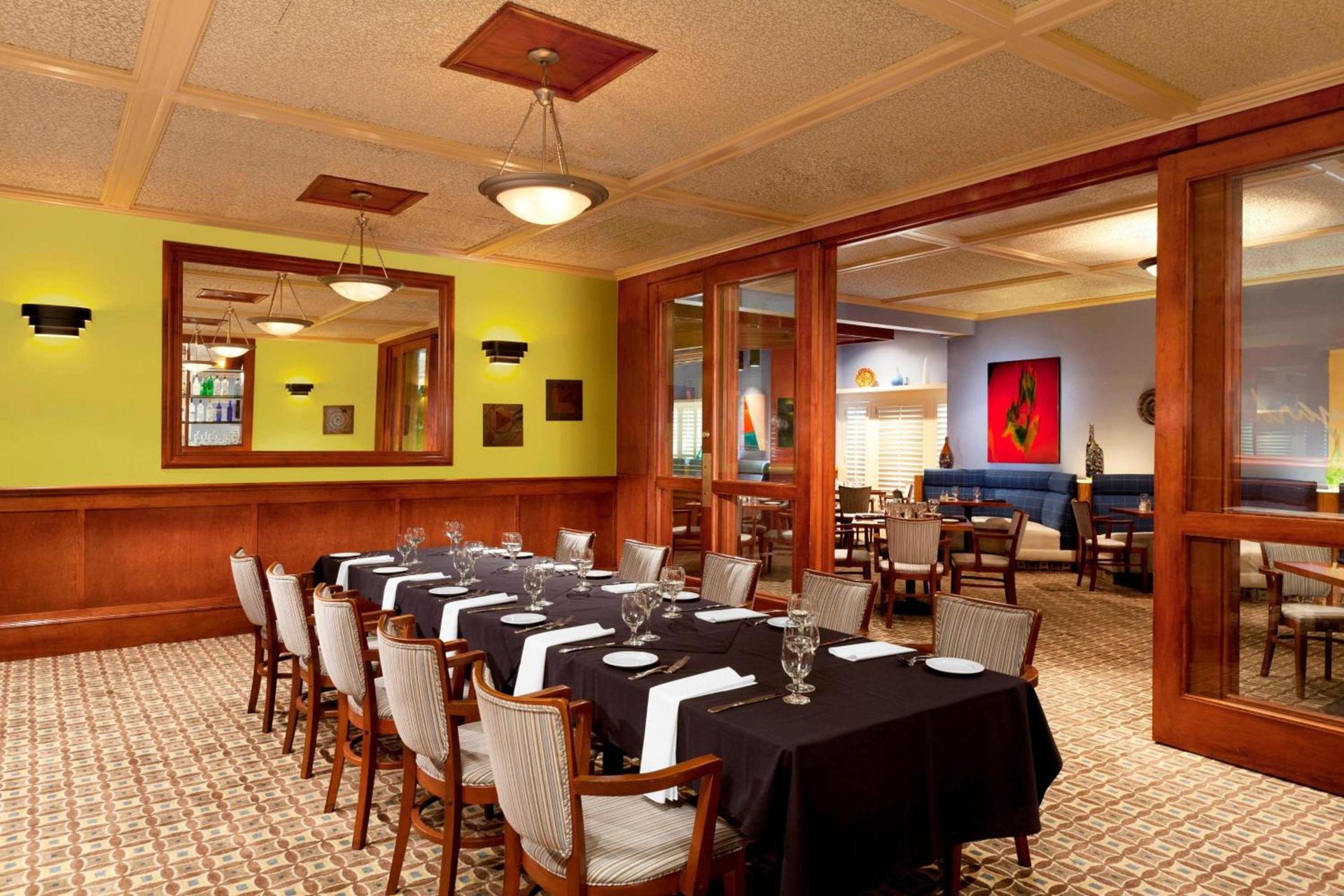Four Points by Sheraton Bakersfield photo 12