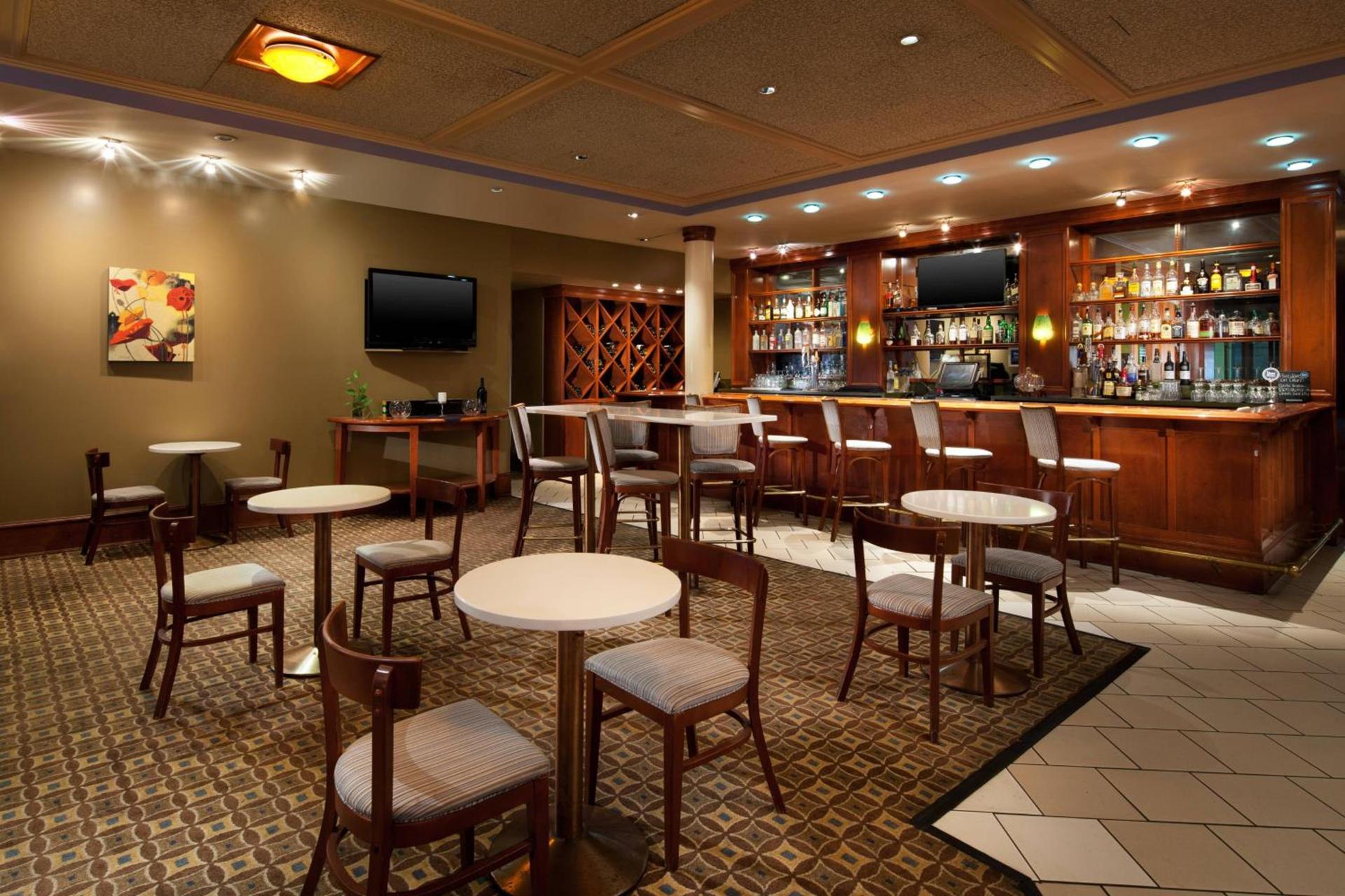 Four Points by Sheraton Bakersfield photo 11