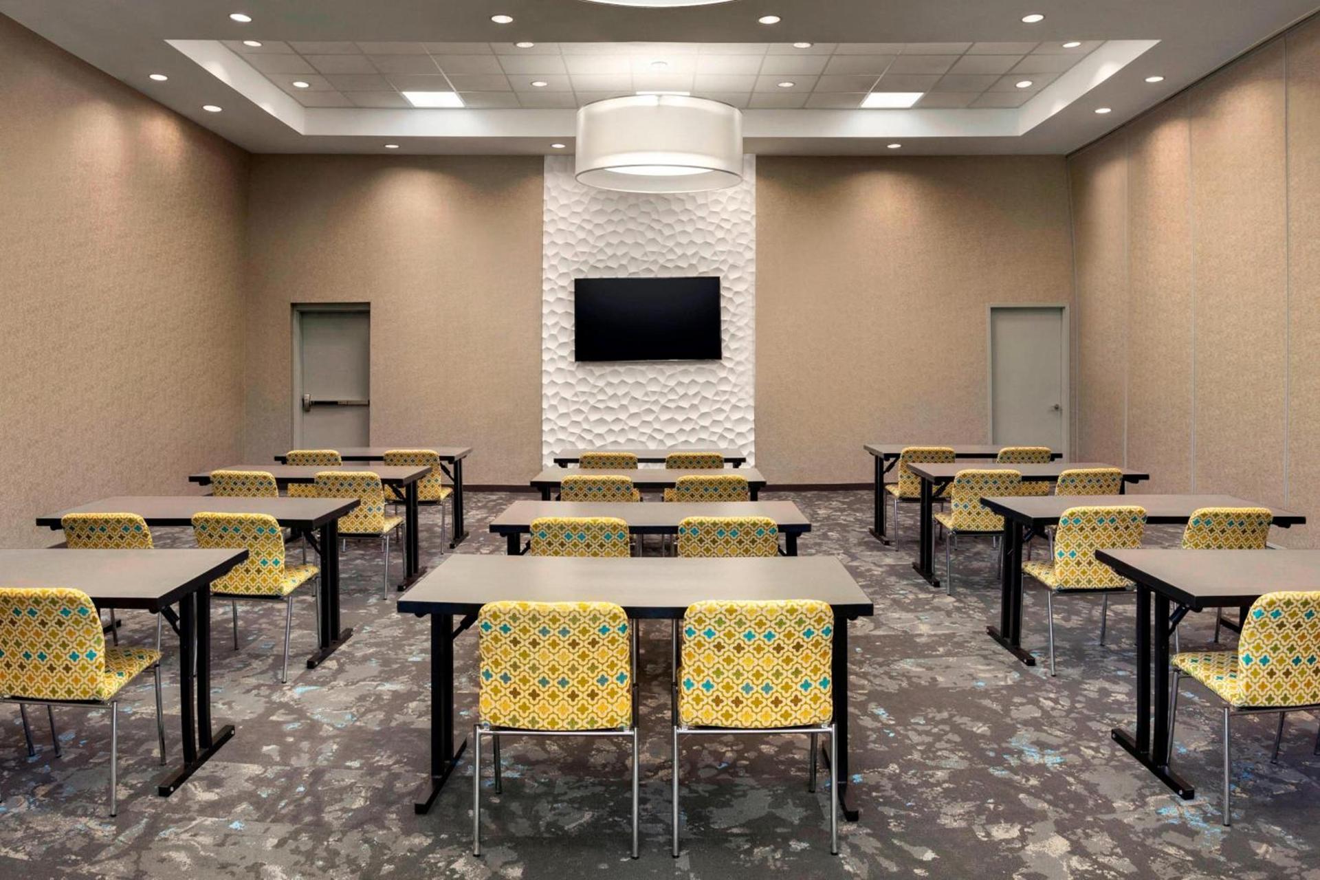 Aloft by Marriott Jacksonville Tapestry Park photo 38
