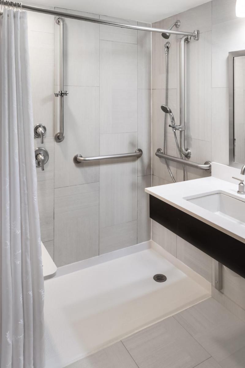 Sheraton Syracuse University Hotel and Conference Center photo 15