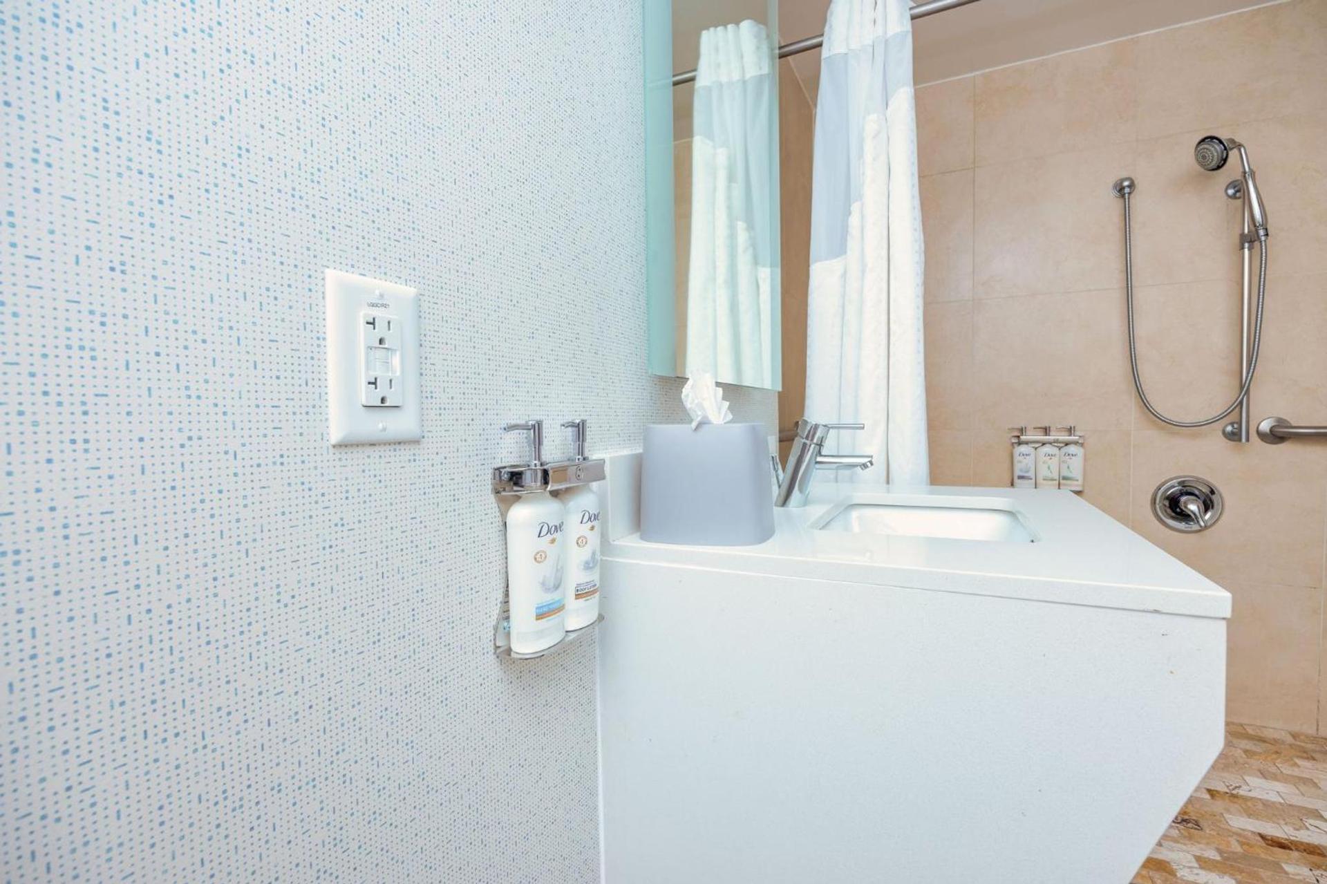 Holiday Inn Express Boston - Saugus by IHG photo 44