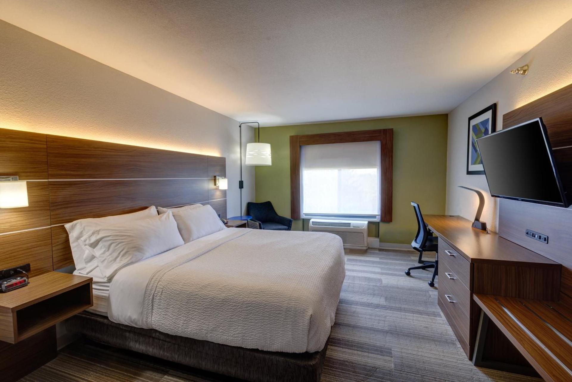 Holiday Inn Express & Suites Shelbyville Indianapolis by IHG photo 37