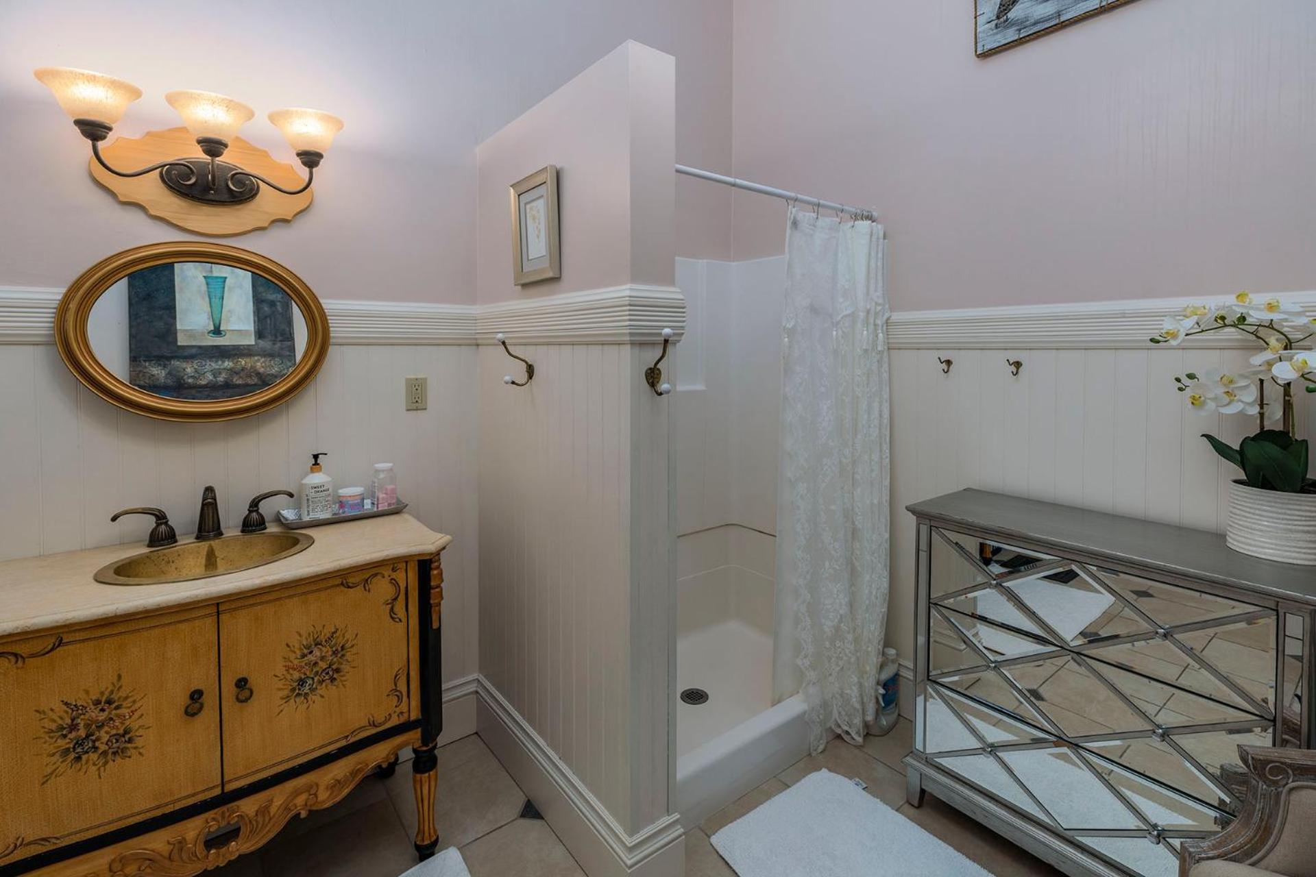 Pinc Lady Mansion photo 33