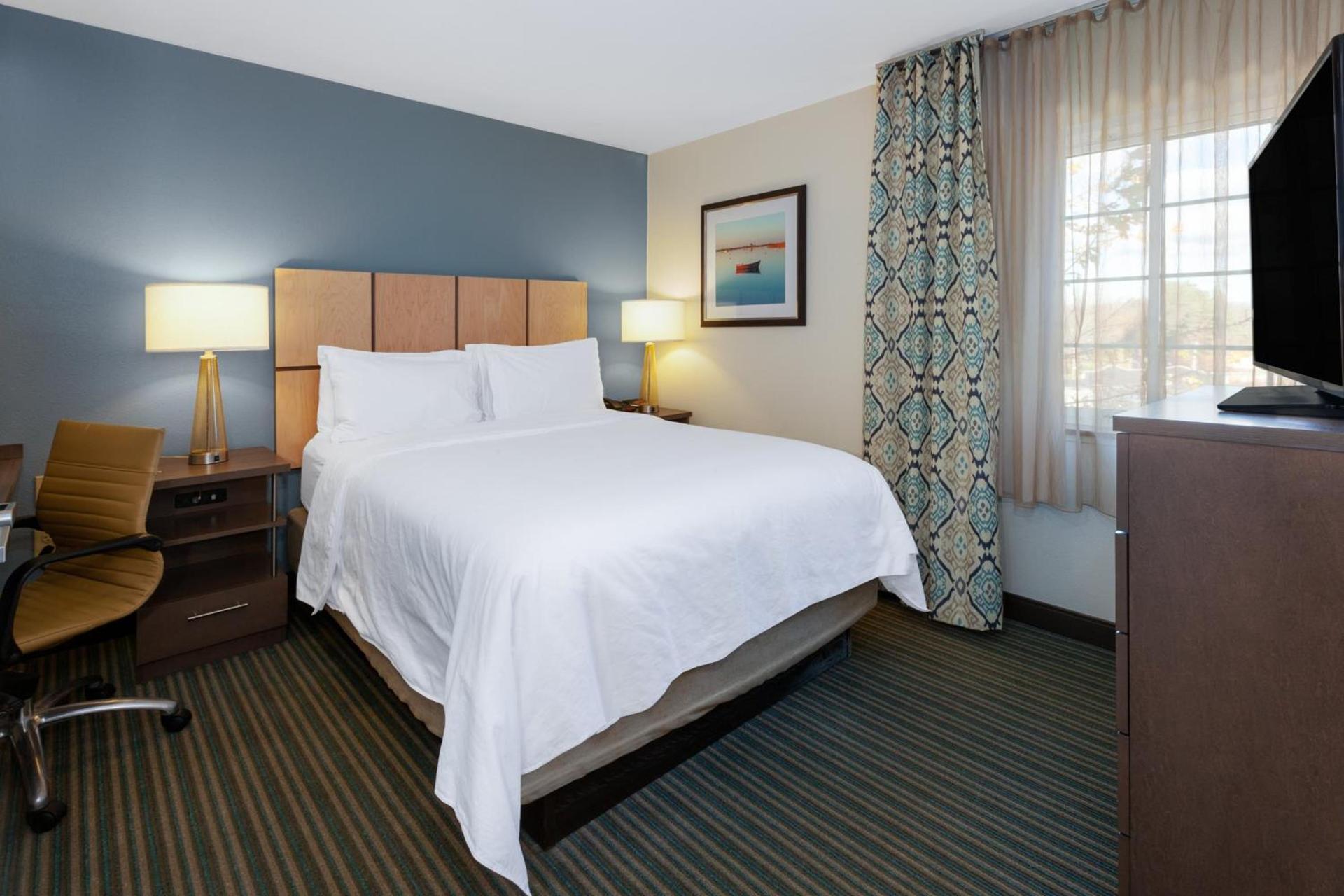 Candlewood Suites-West Springfield by IHG photo 45