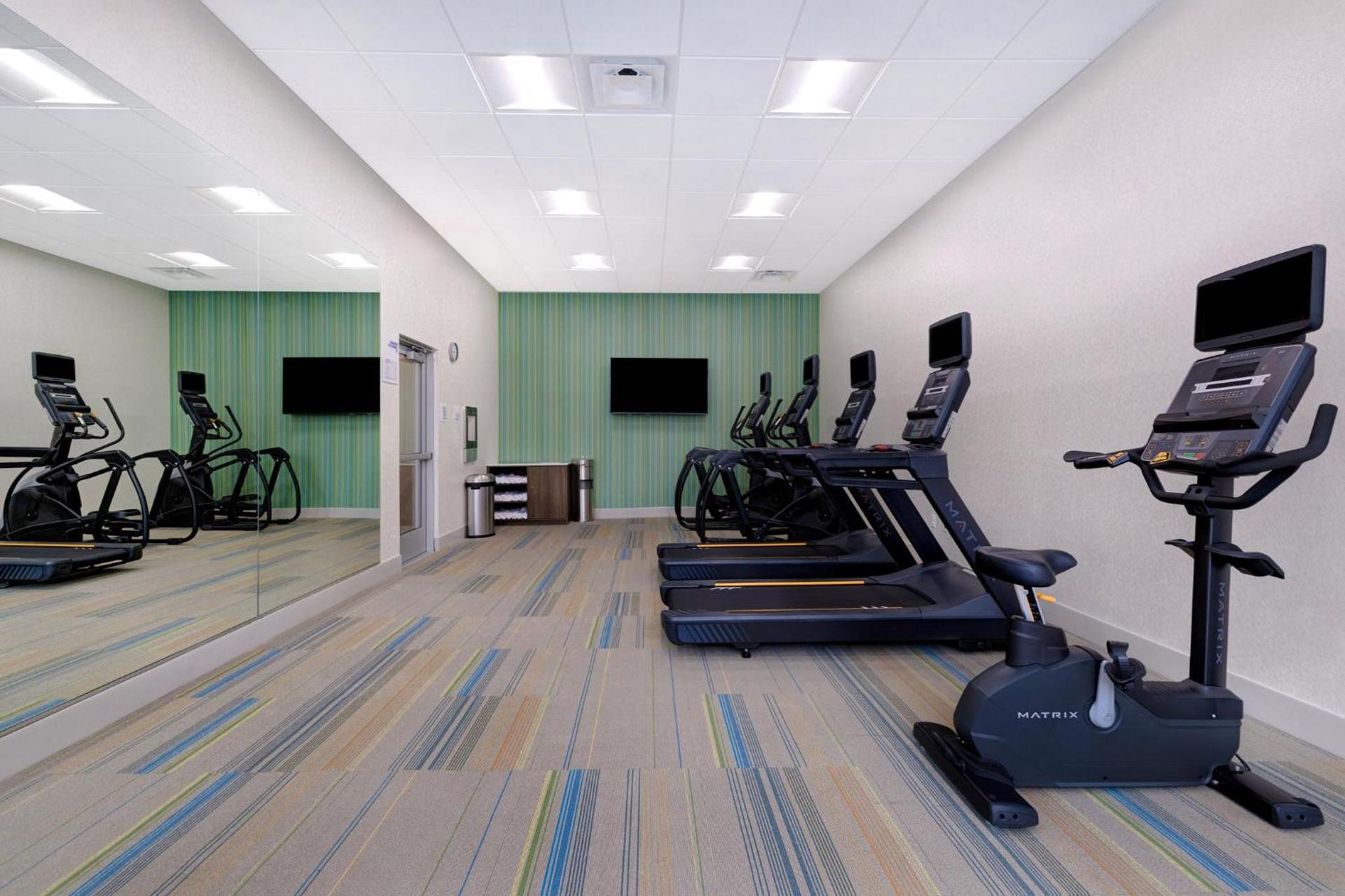 Holiday Inn Express & Suites - Glendale Downtown photo 45