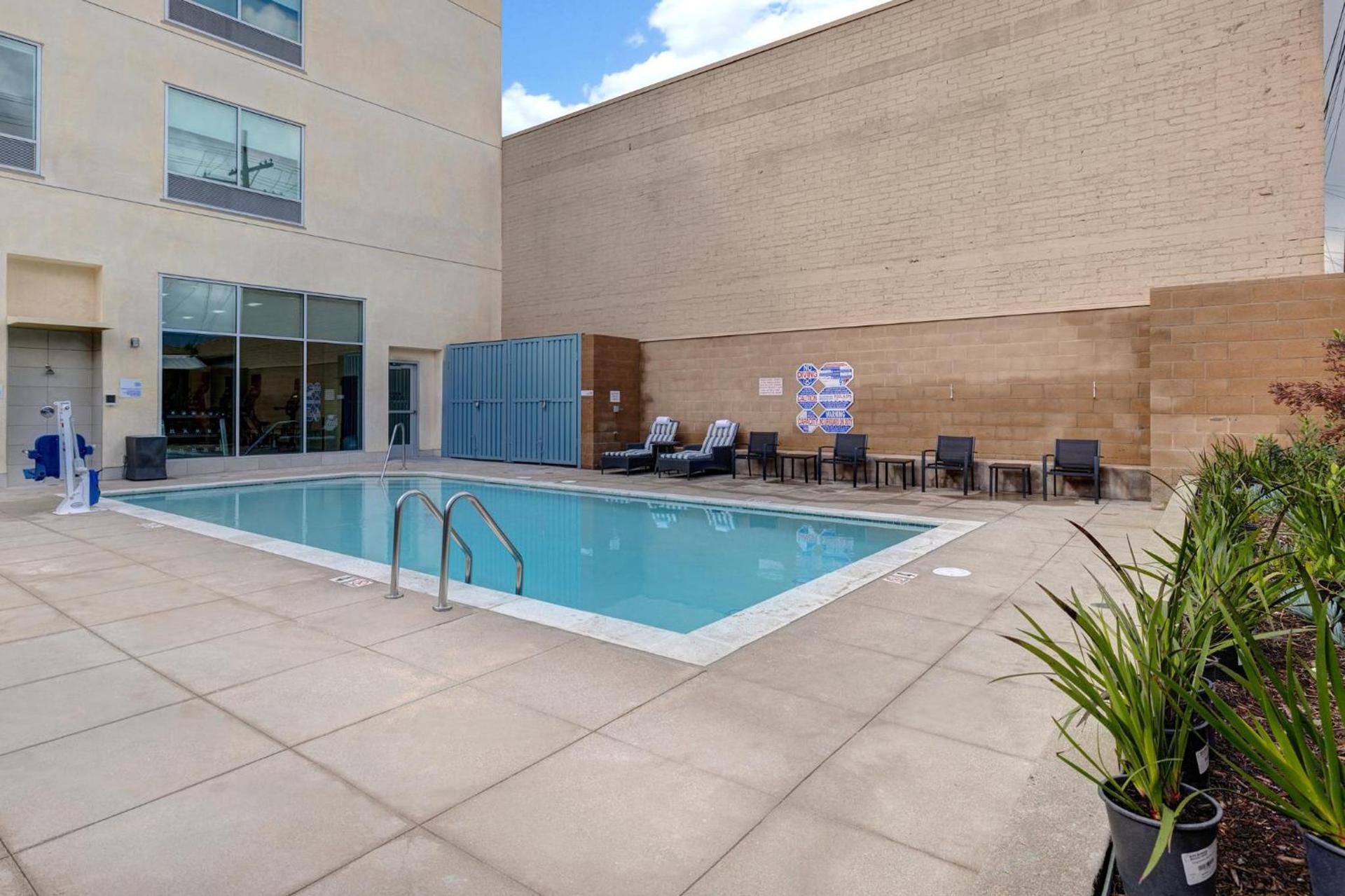 Holiday Inn Express & Suites - Glendale Downtown photo 88