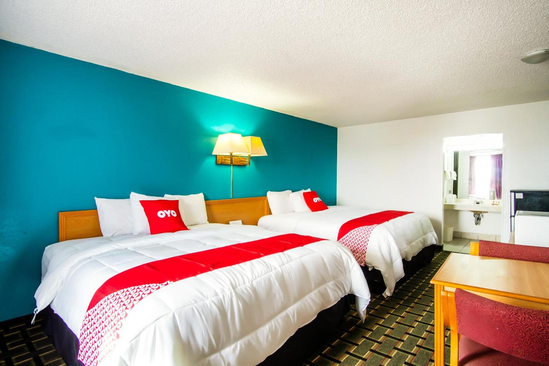 OYO Hotel Hutchinson West 4th Ave photo 2