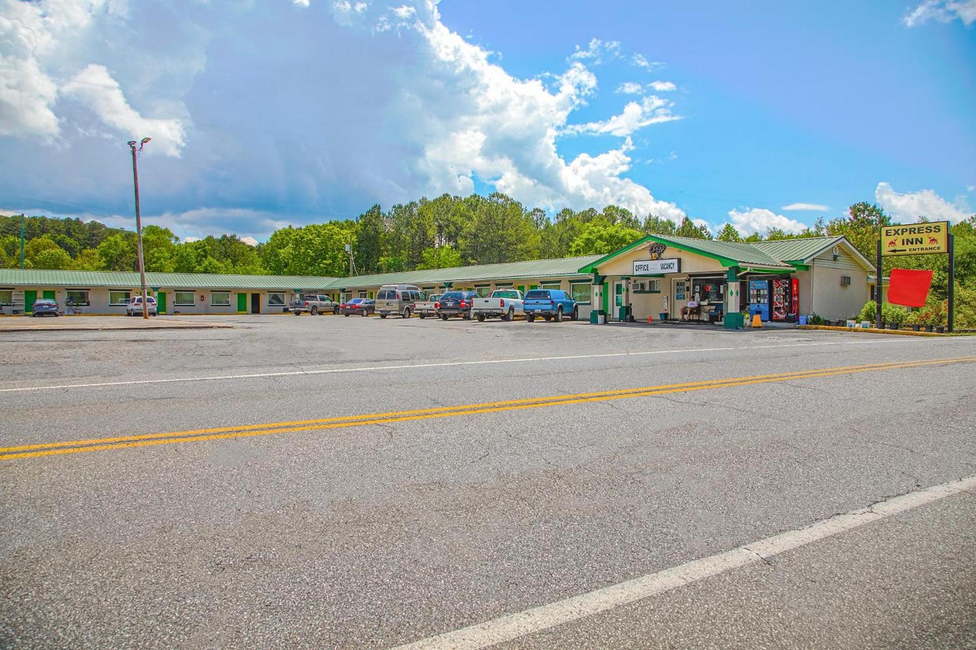 OYO Hotel Calhoun, GA I-75 photo 28
