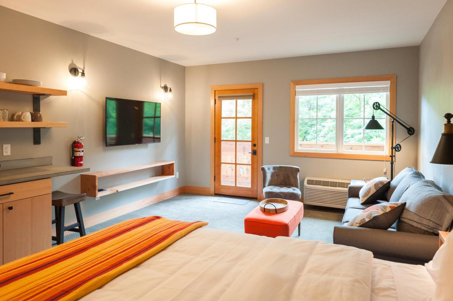 The Suites on Main photo 59