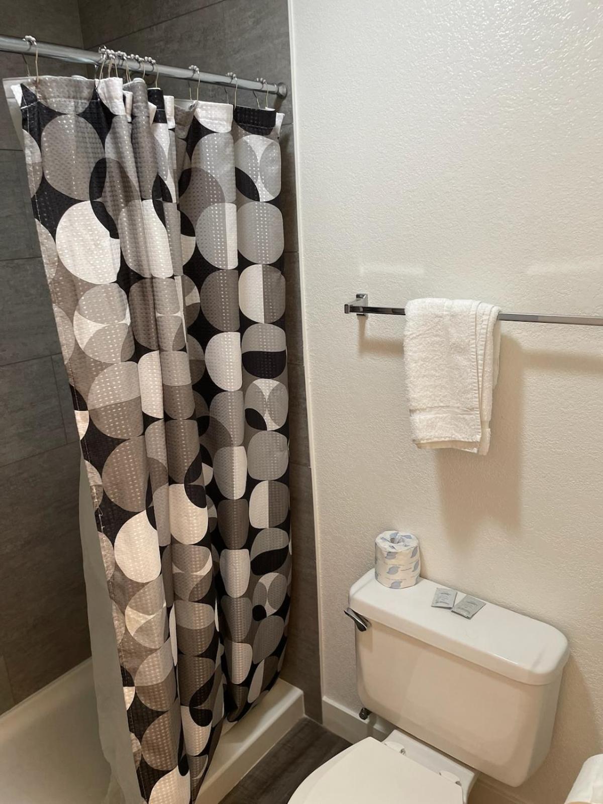 Premier Inns Thousand Oaks photo 8