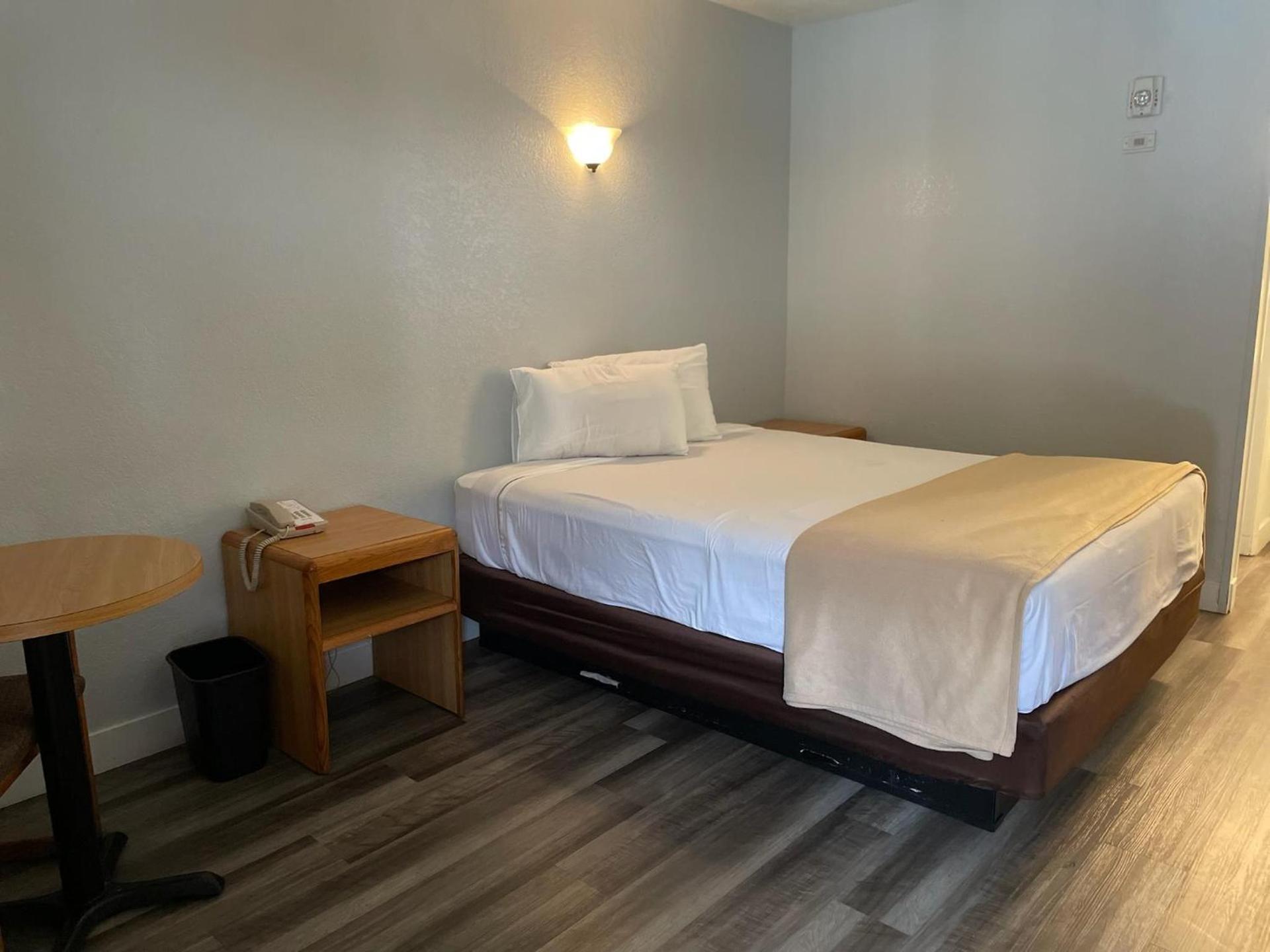 Premier Inns Thousand Oaks photo 9