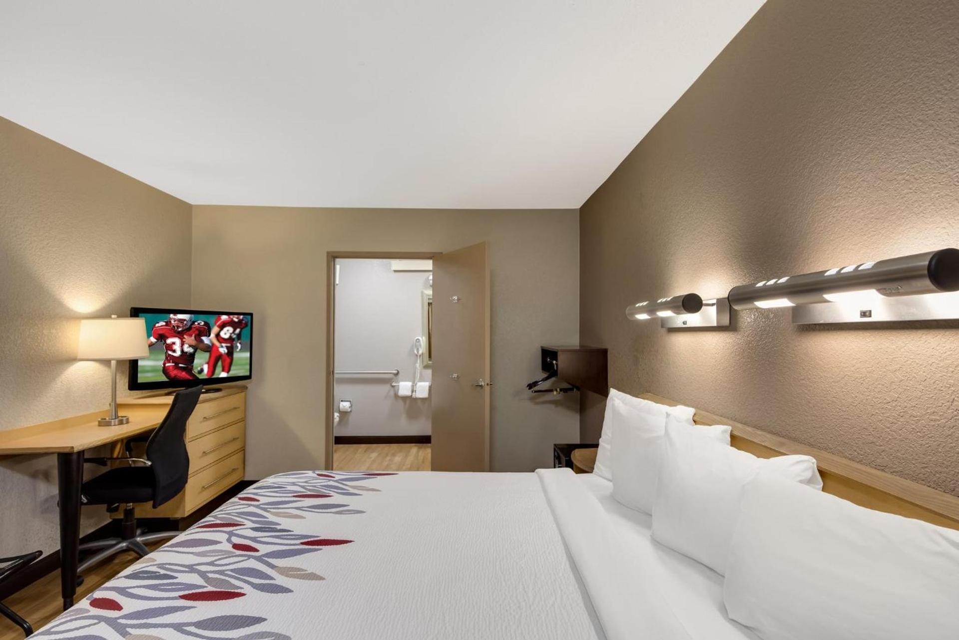 Red Roof Inn Asheville - Biltmore West photo 19