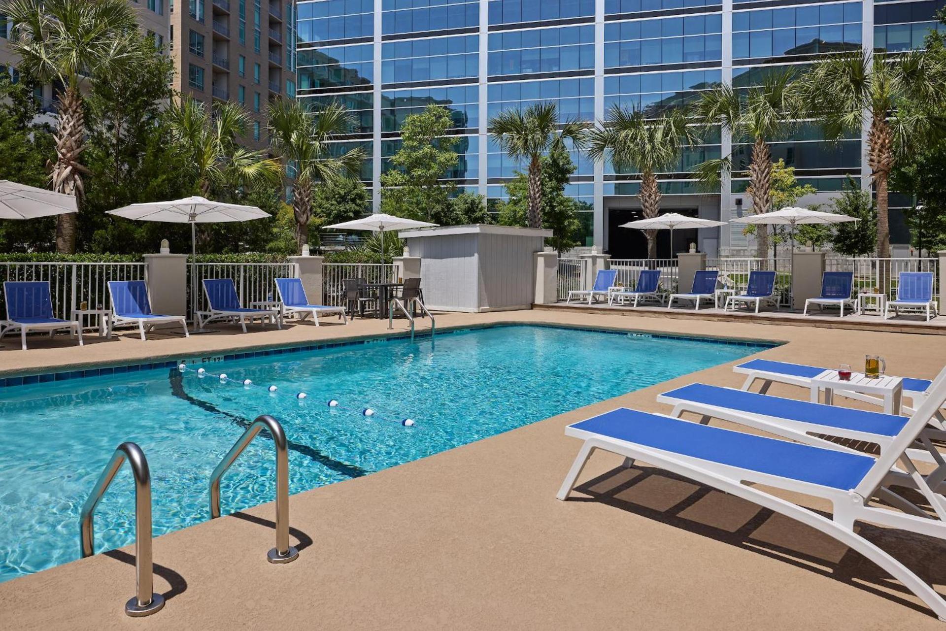 Holiday Inn Express & Suites Charleston DWTN - Medical CTR by IHG photo 3